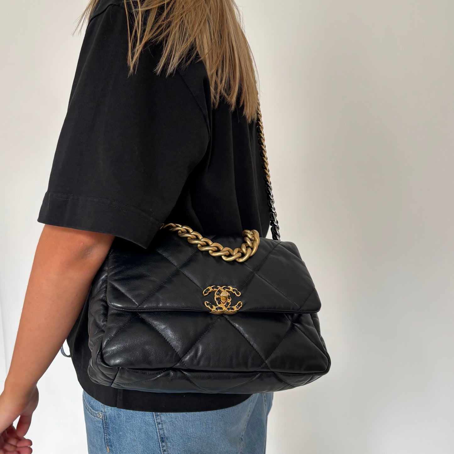 Chanel 19 Goatskin Large Black (30 Series) 2021