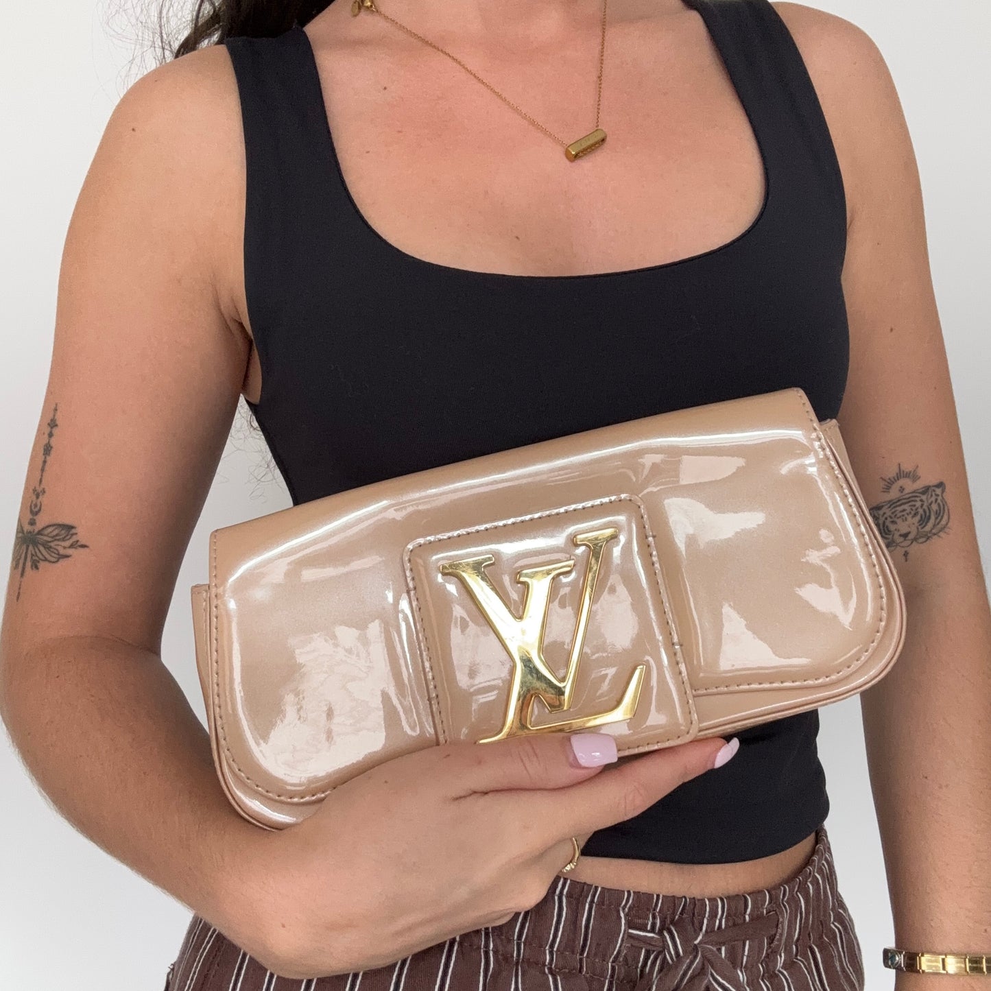 Louis Vuitton Beige Vernis Sobe Clutch