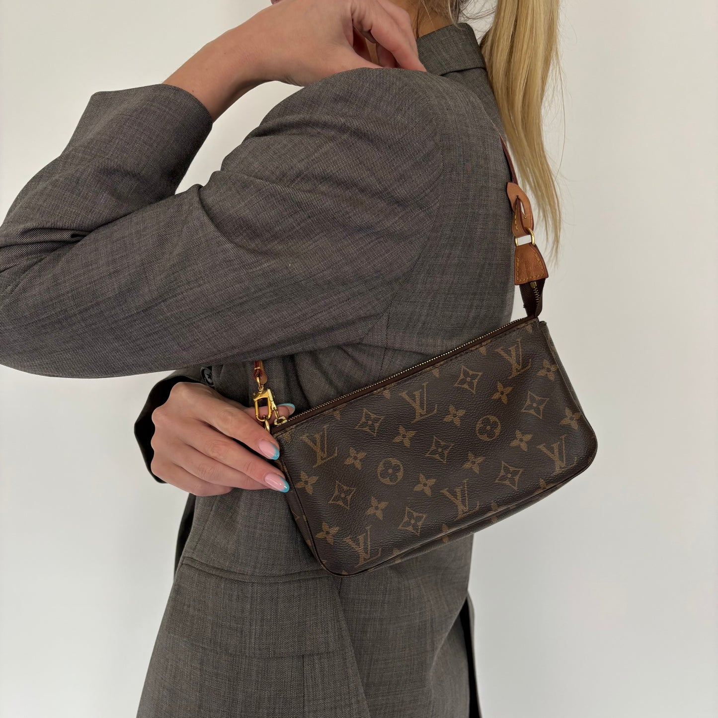 Louis Vuitton Monogram NM Pochette Accessoires MB4230 - 2020