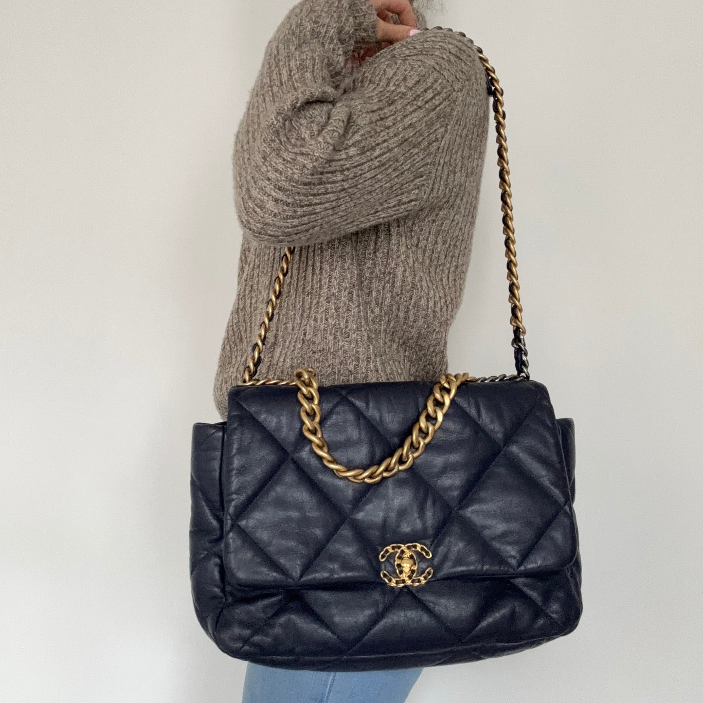 Chanel 19 Maxi Flap Navy 2020