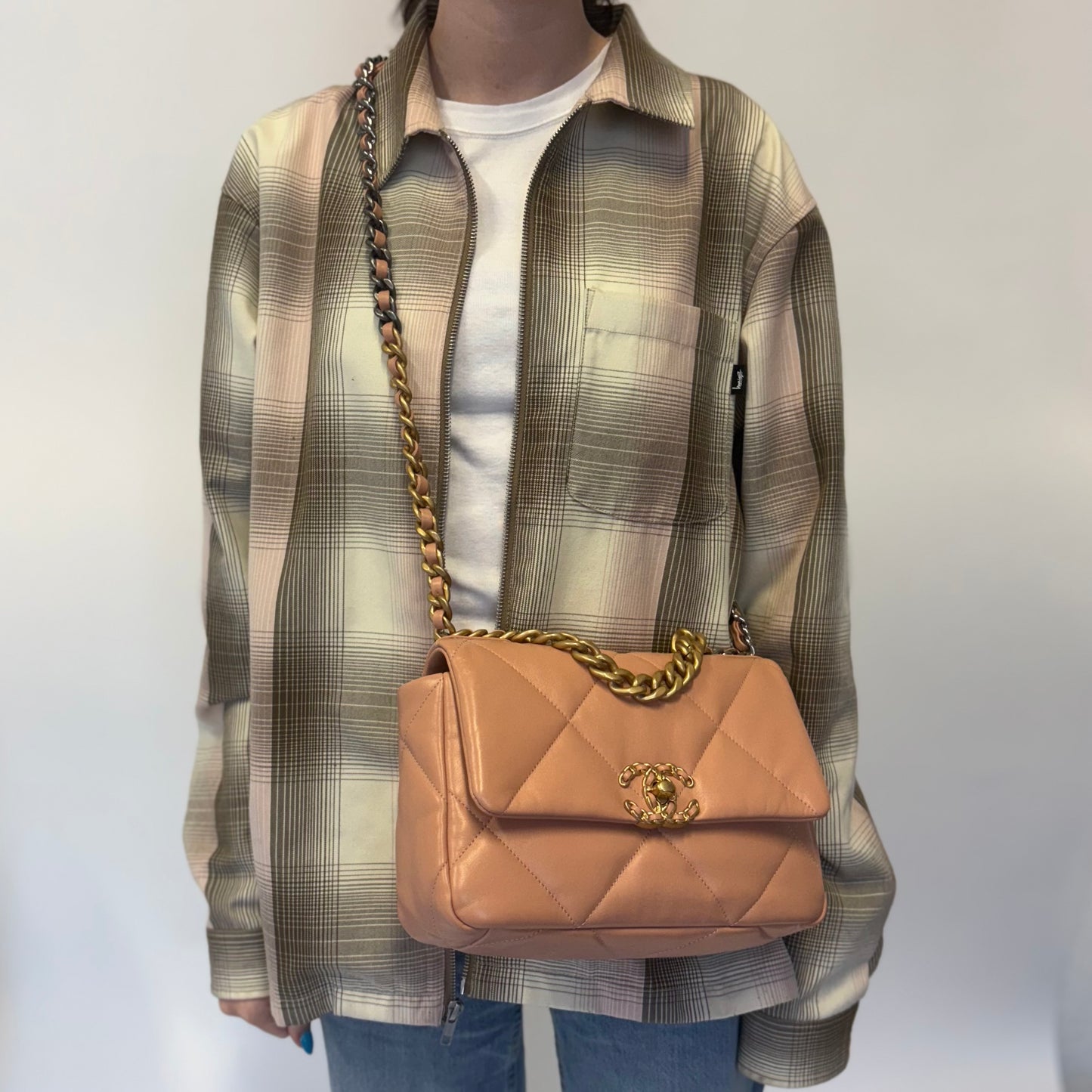 Chanel 19 Salmon Pink Small Chanel (NFID)
