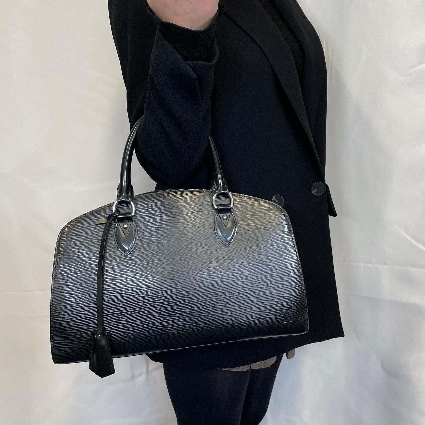 Louis Vuitton Vintage Epi Leather Pont Neuf Black