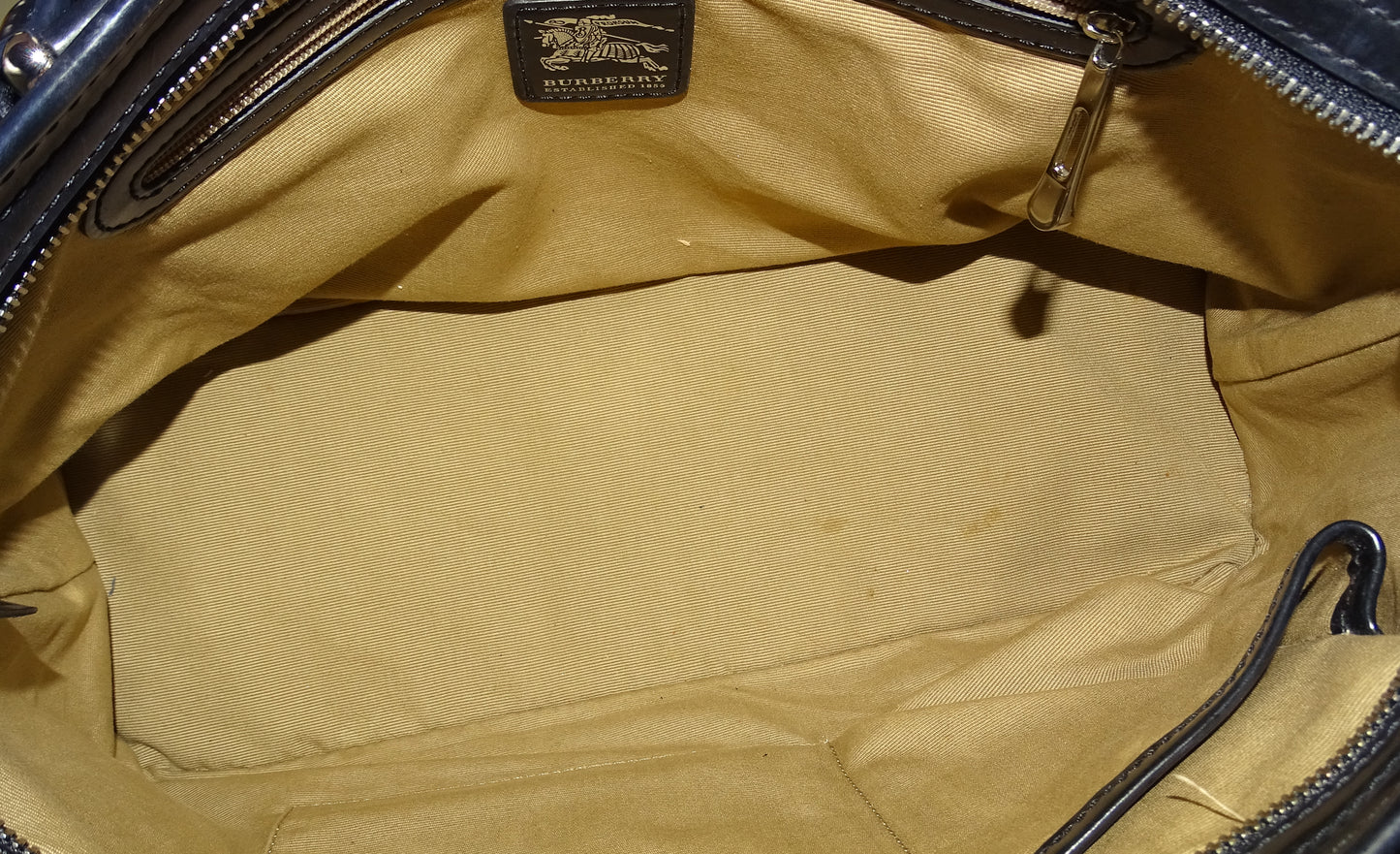 Burberry Nova Check Zipped Tote East West