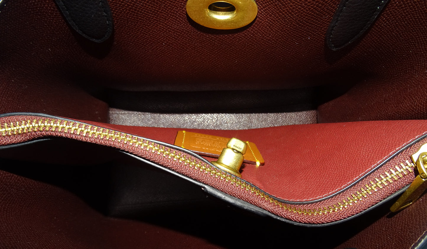 Coach Willow Tote 24 Black