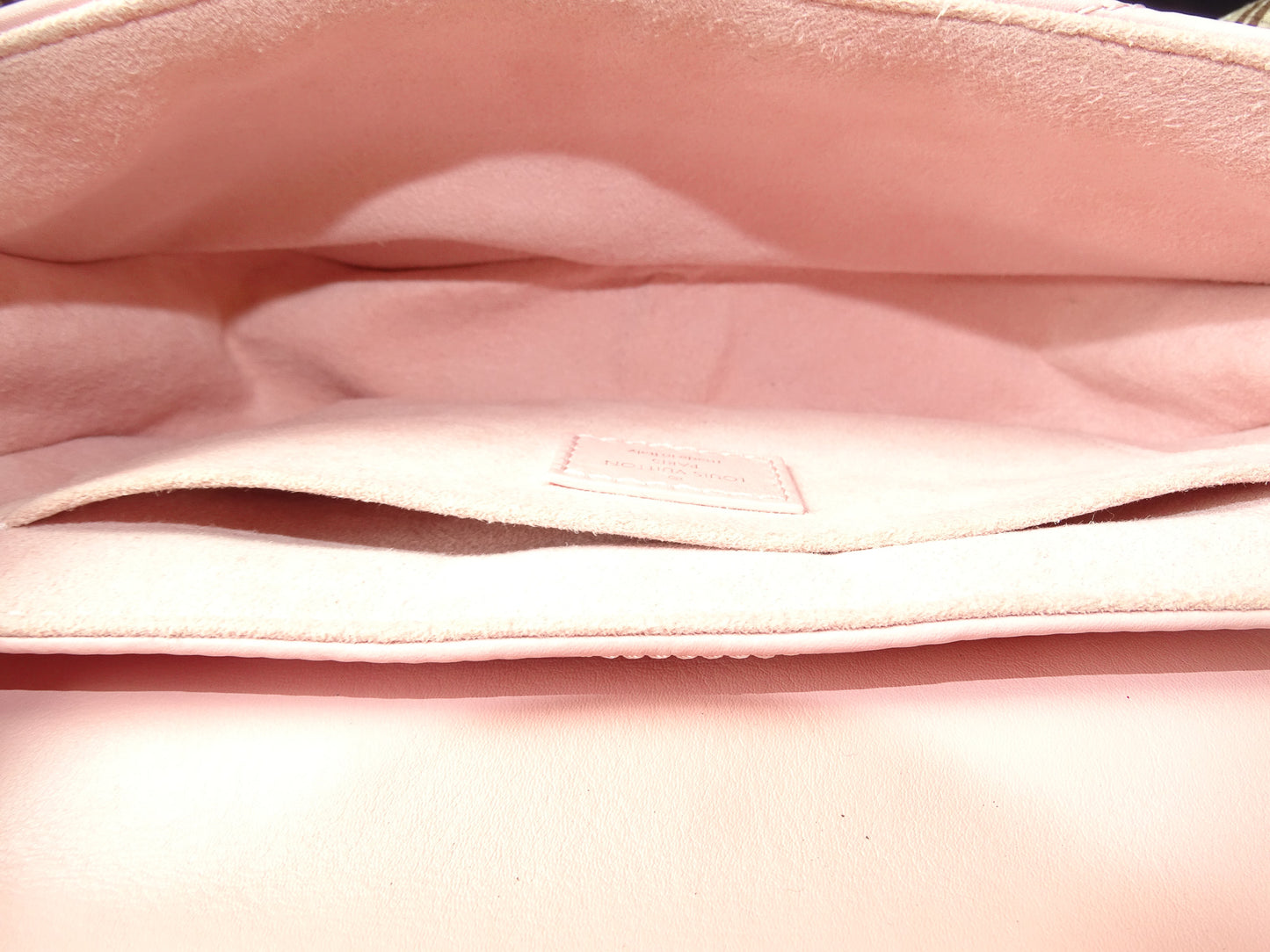 Louis Vuitton New Wave Baby Pink SHW NZ3178 - 2018