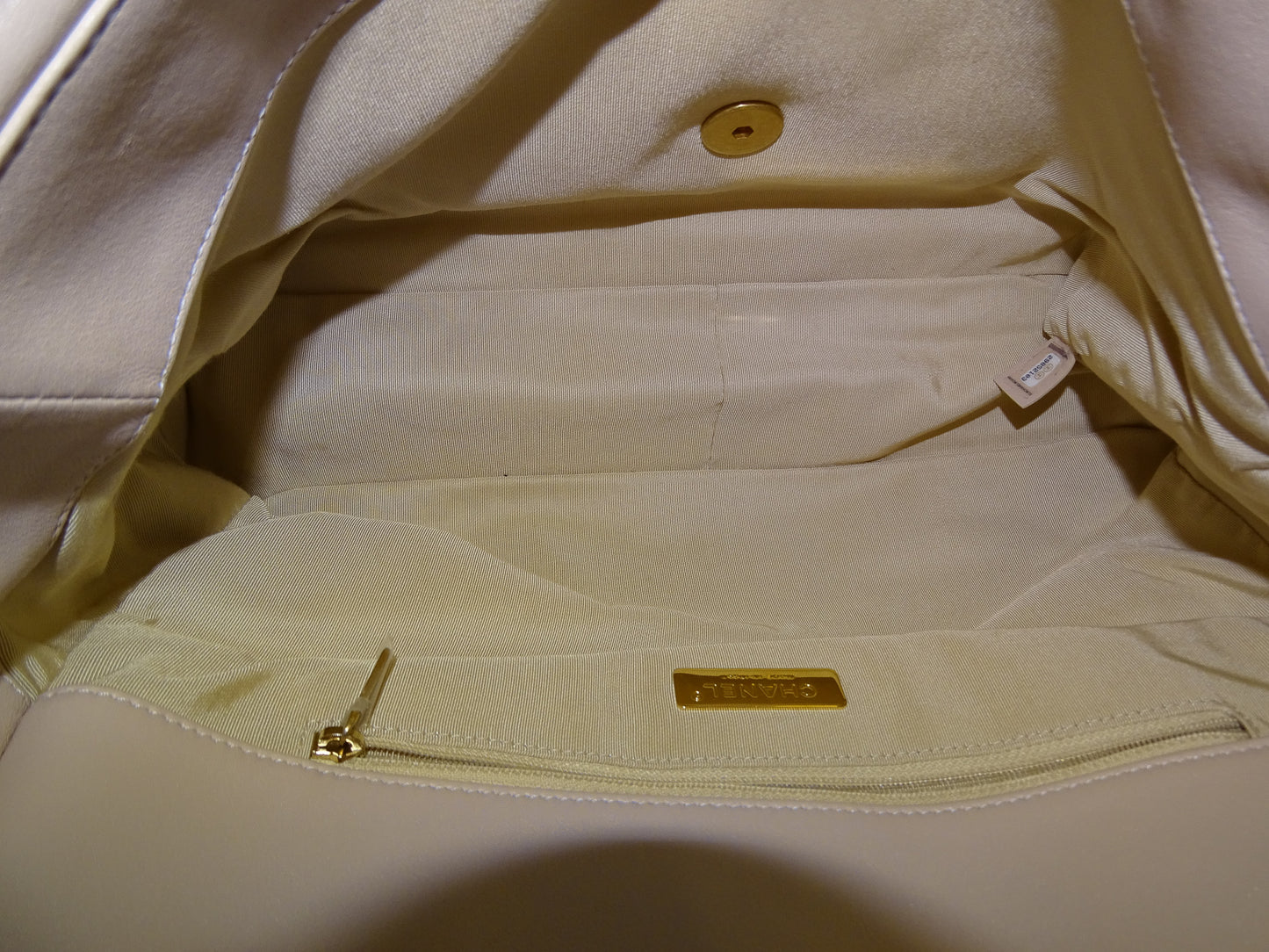 Chanel 19 Bag Maxi Beige Lambskin 2019