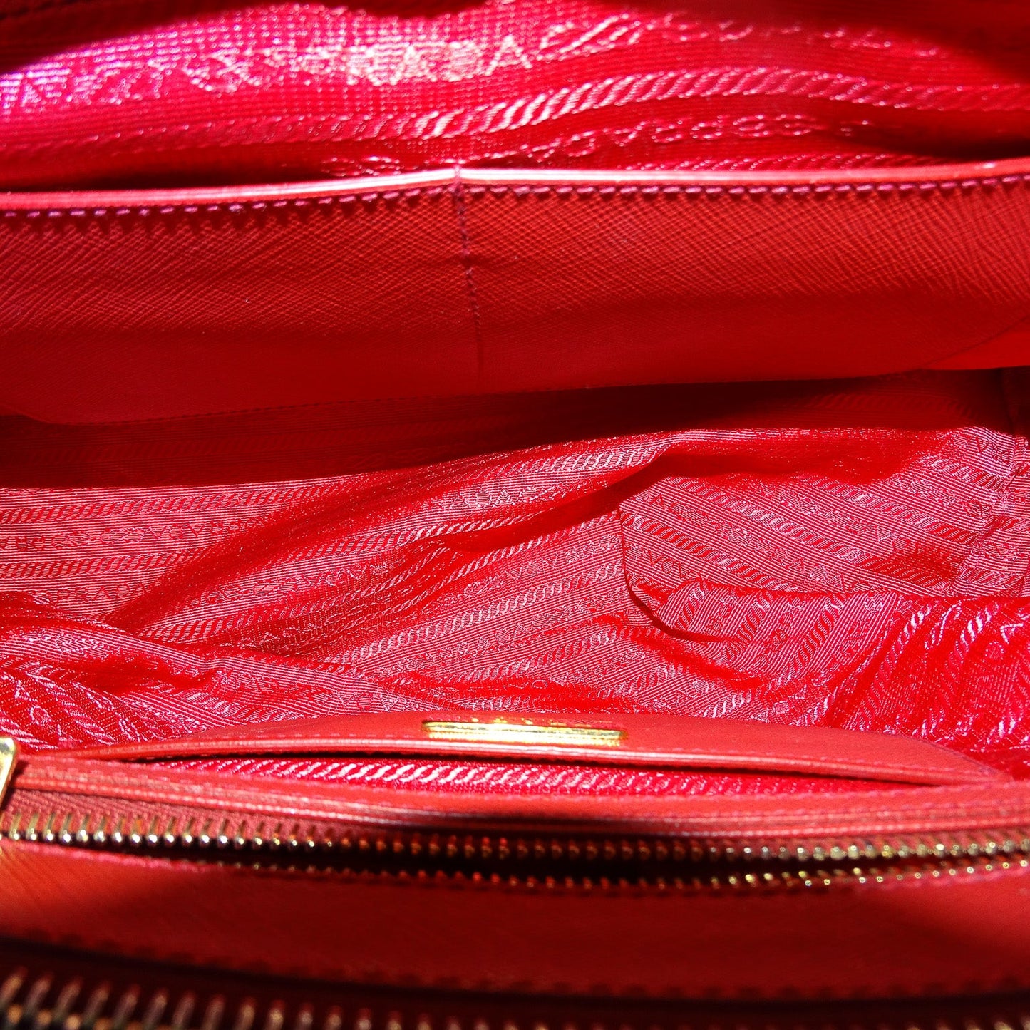 Prada Saffiano Lux Pocket Tote In Fuoco & Papaya
