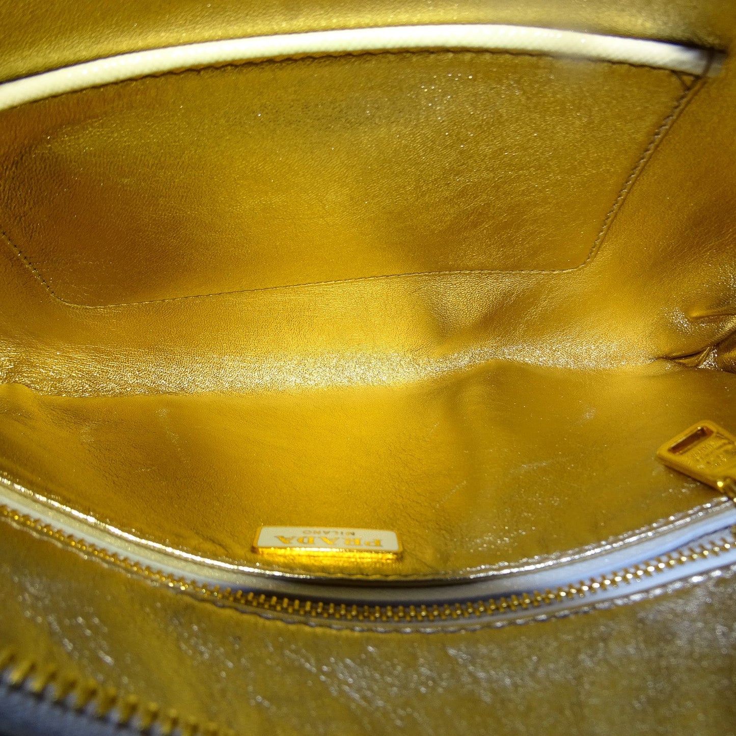 Prada Saffiano Vernic Talco