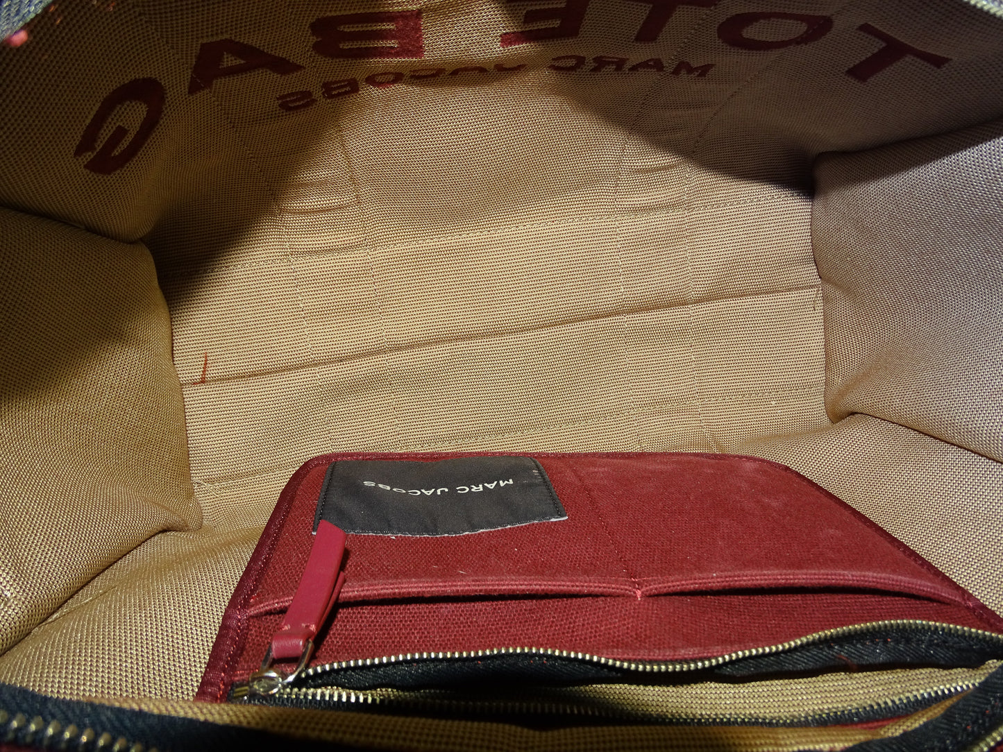 Marc Jacobs The Tote Bag Large Burgundy