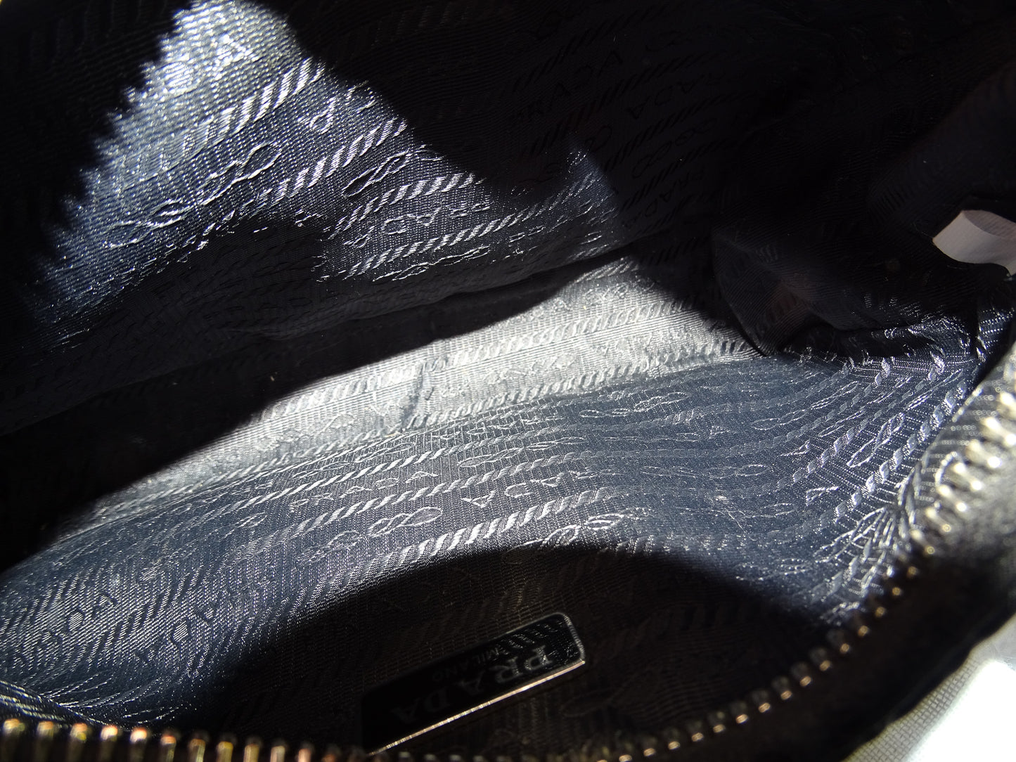 Prada Re-Edition 2005 Black Nylon/Saffiano
