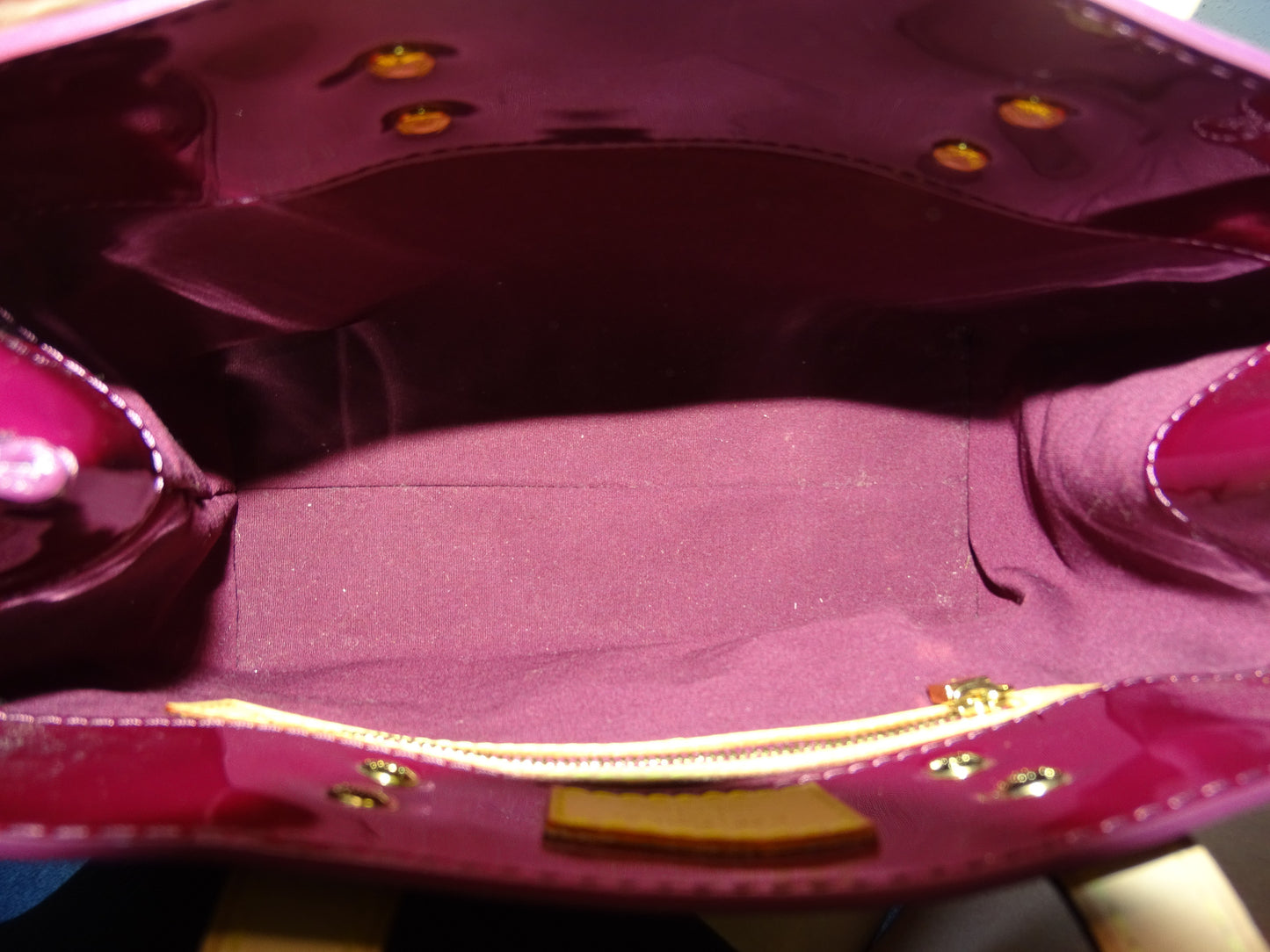 Louis Vuitton Violette Vernis Reade PM MI4007