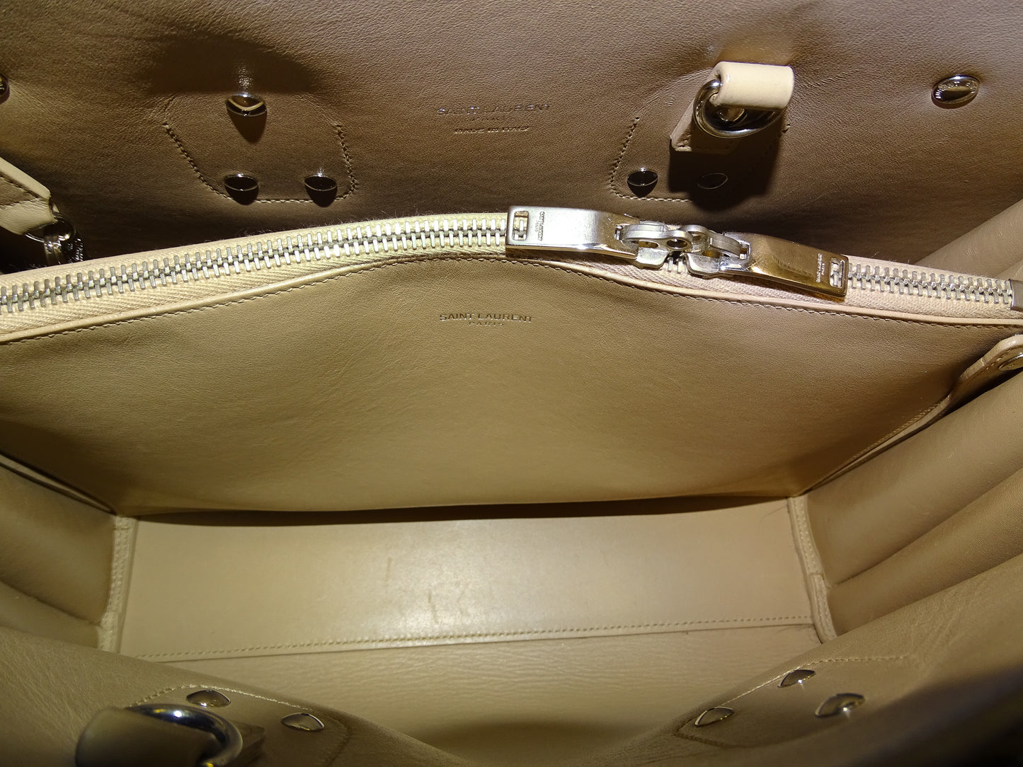 Saint Laurent Sac De Jour Small Sand