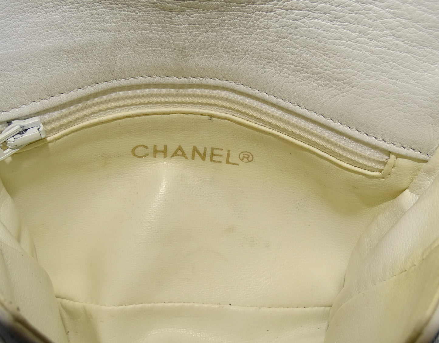 Chanel Vintage White Diamond Stitch Waist Bag