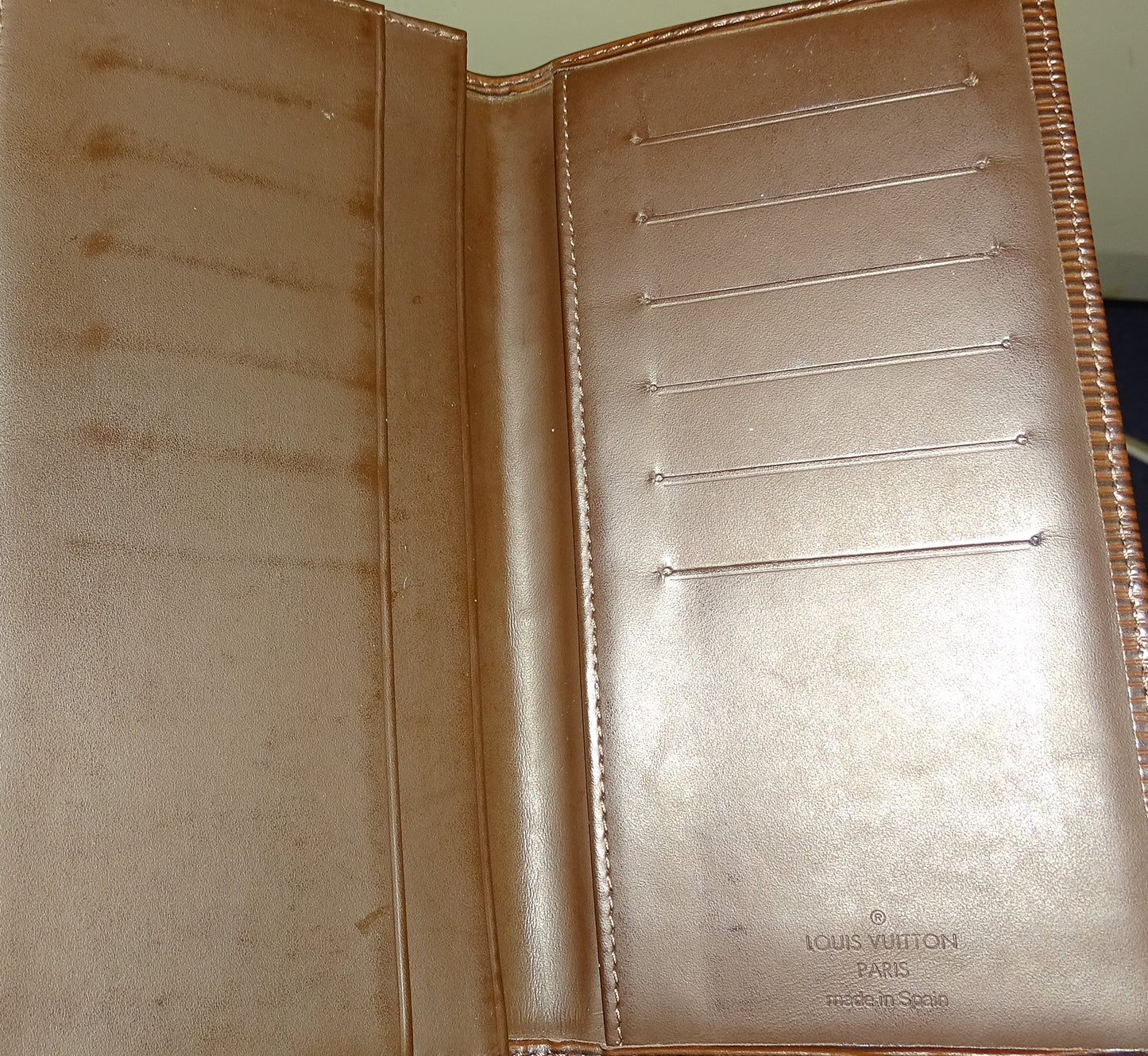 Louis Vuitton Vintage Vertical Epi Leather Etoupe Brazza Wallet