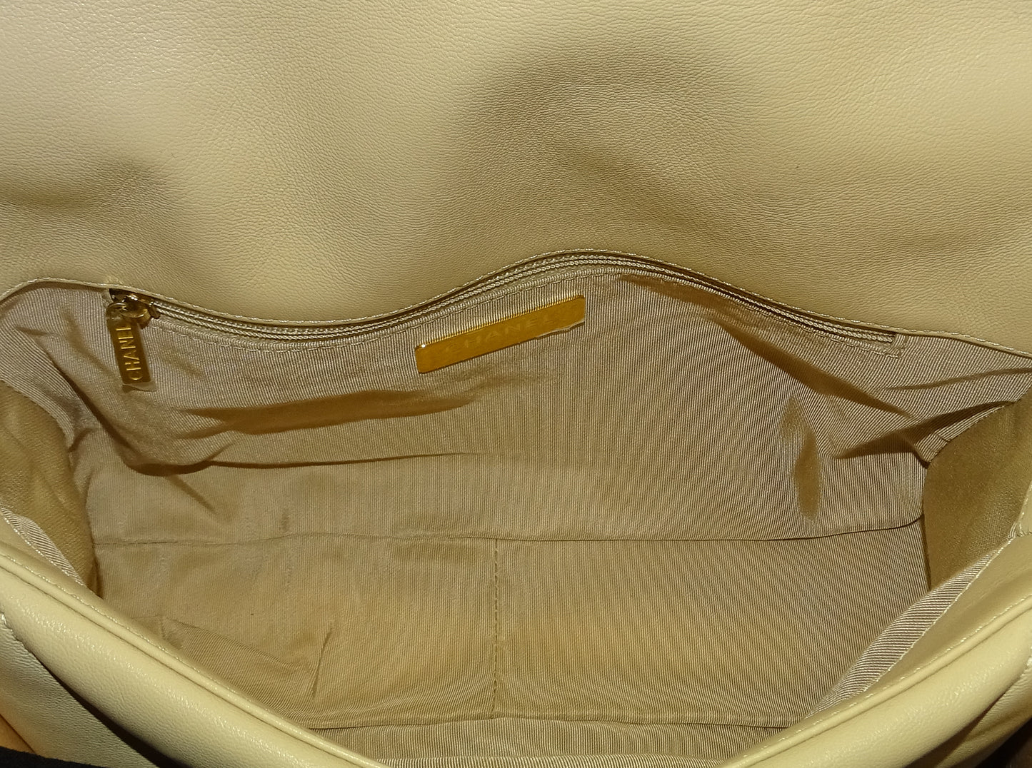 Chanel Beige Medium Chanel 19 2020