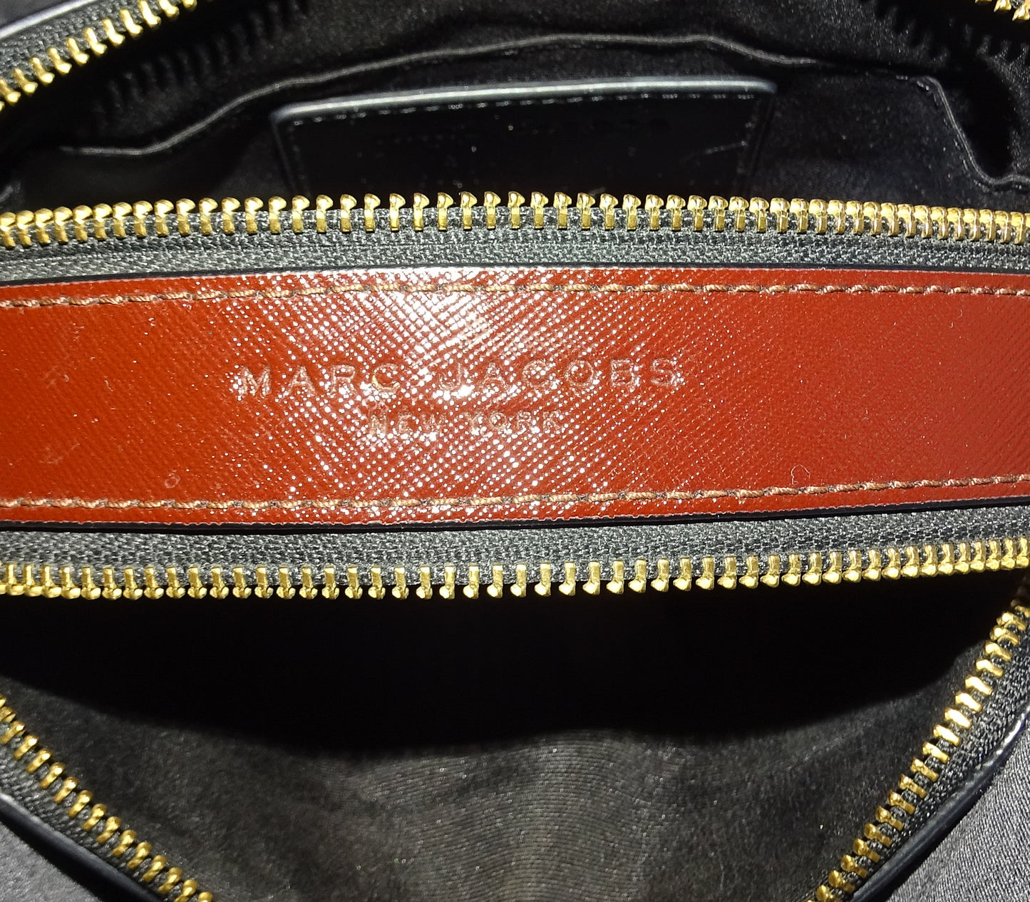 Marc Jacobs Black/Burgundy Snapshot Crossbody