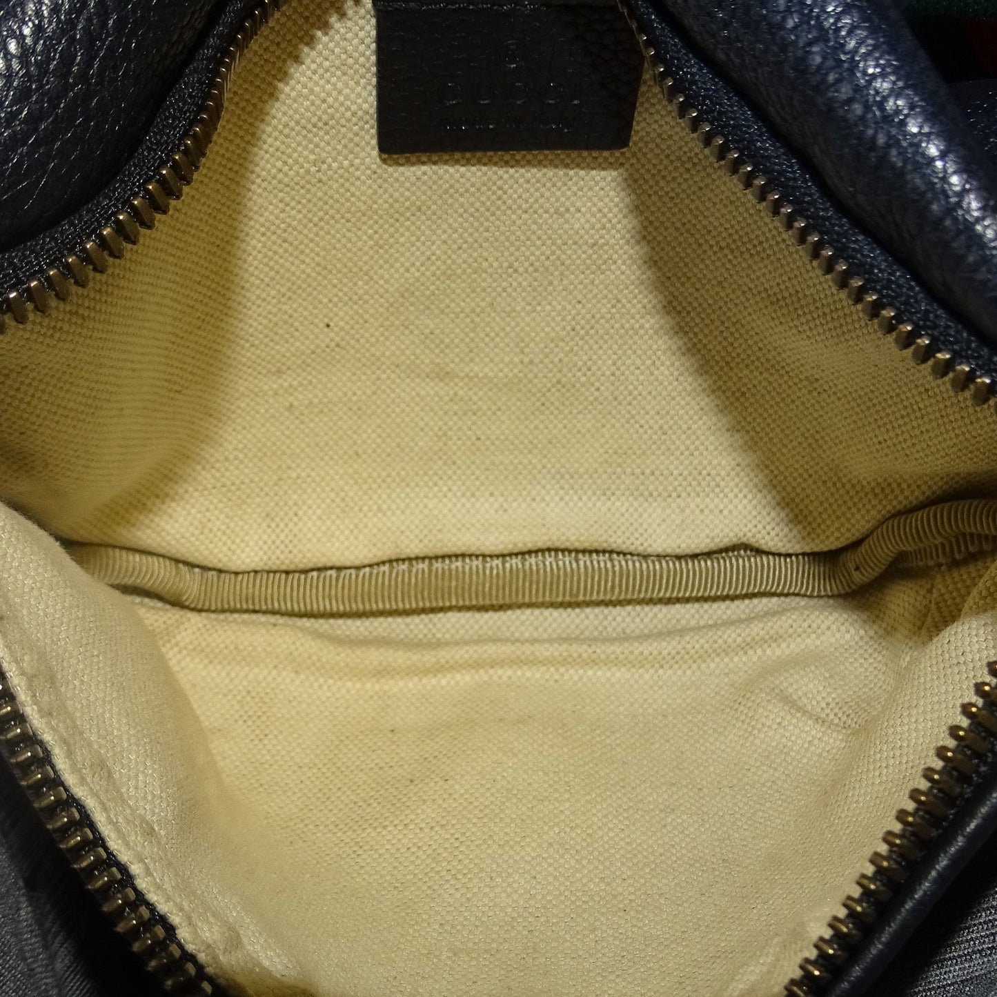 Sac banane mini en cuir noir avec logo Gucci