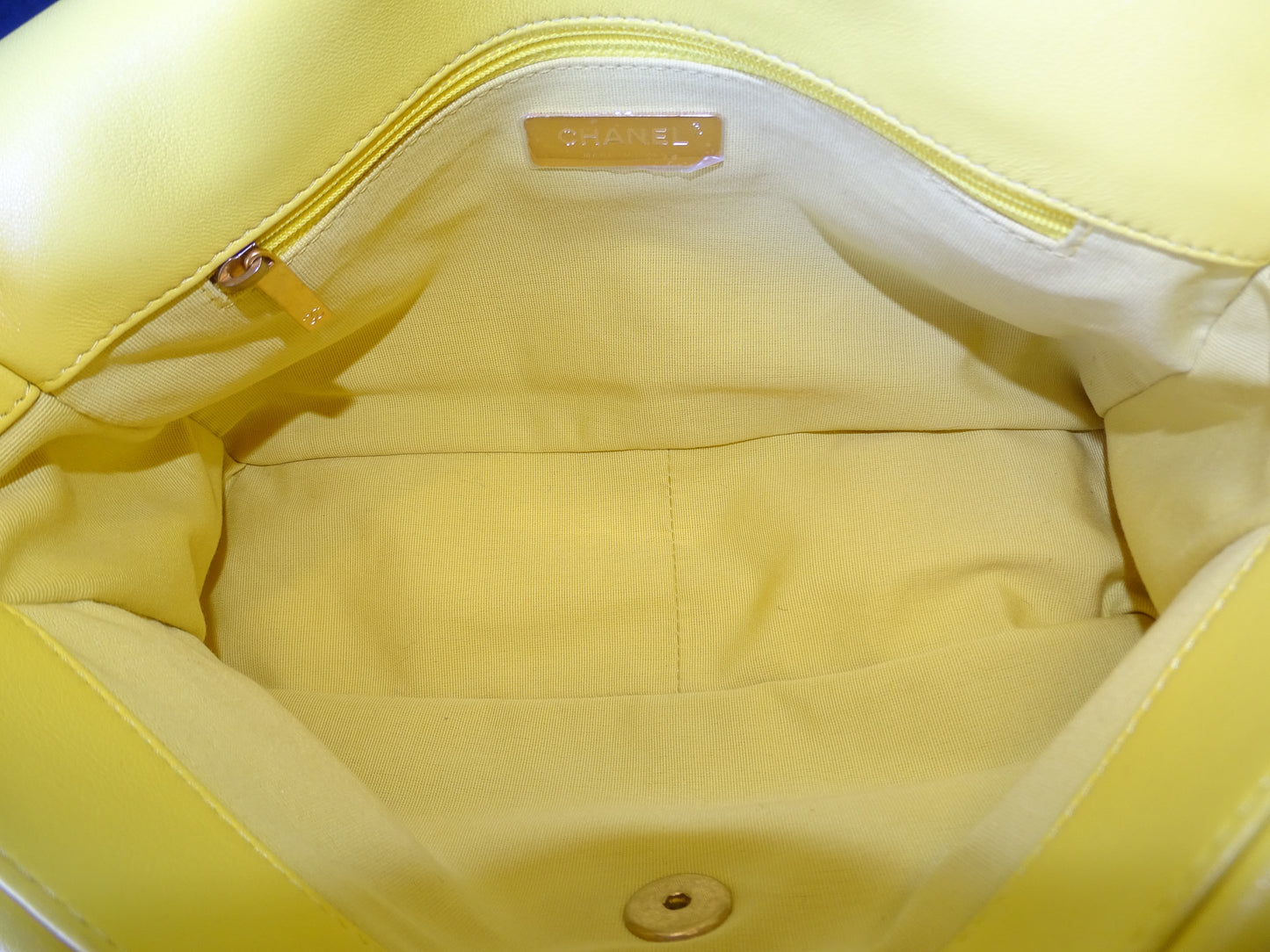 Chanel 19 Large Yellow Lambskin (NFID)