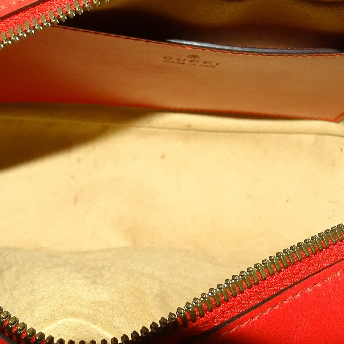 Gucci Marmont Small Camera Bag Red Chevron GH