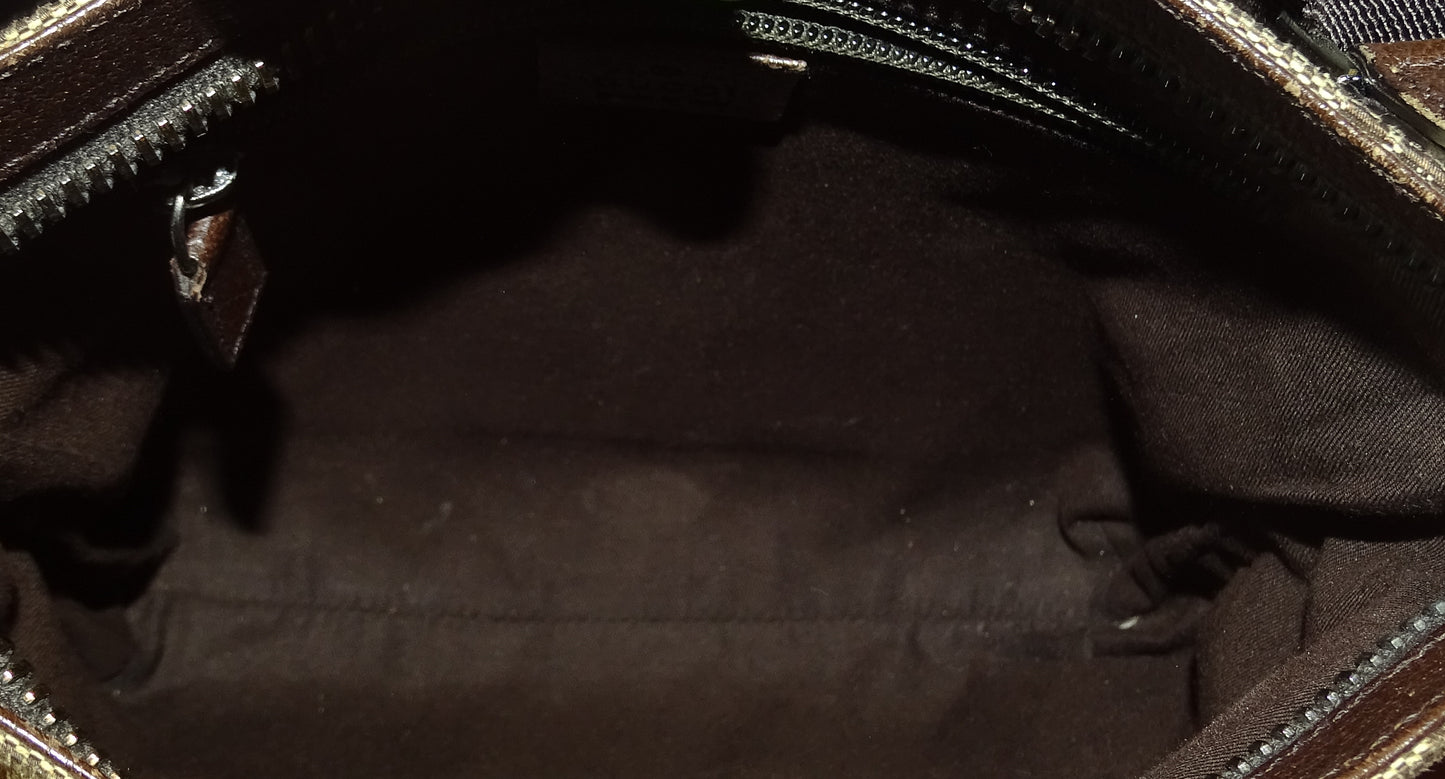 Gucci GG Canvas Messenger Front Pocket Vintage