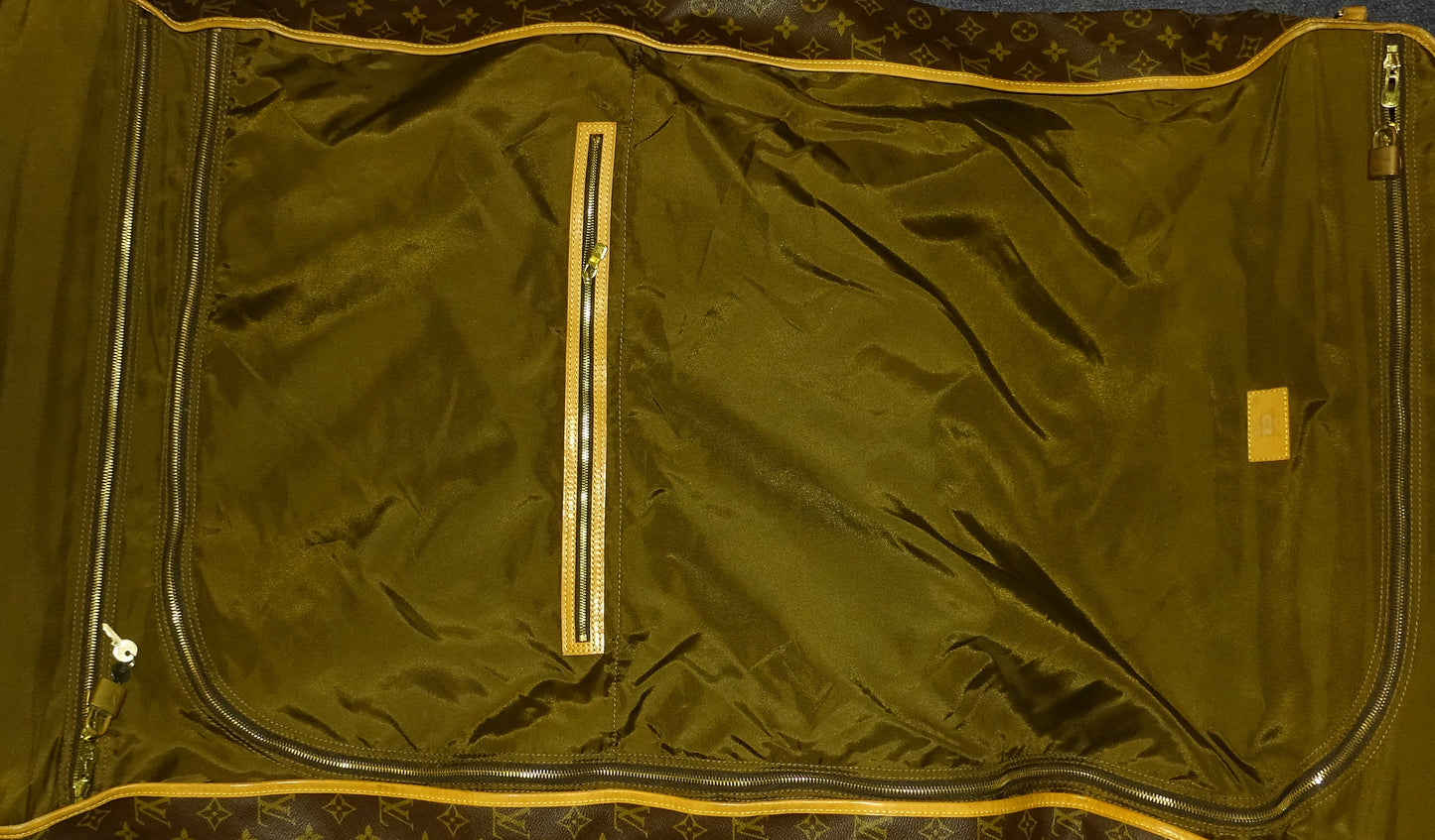 Louis Vuitton Garment Carrier Vintage