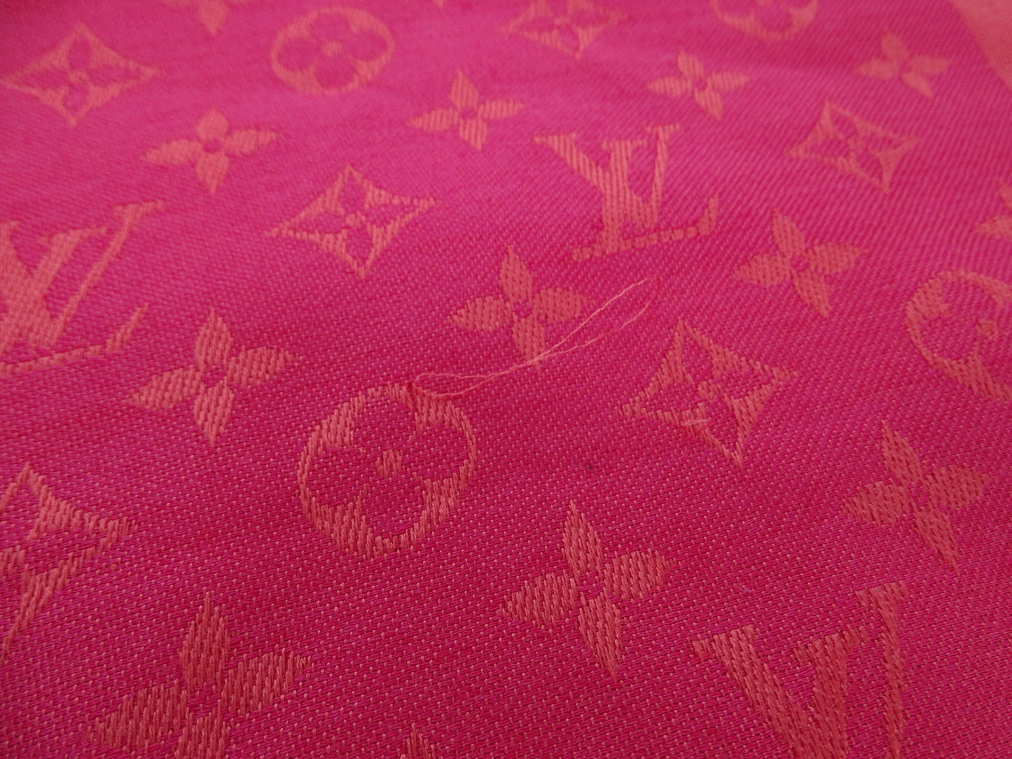 Louis Vuitton Shawl 60% Silk 40% Wool Pink/Orange