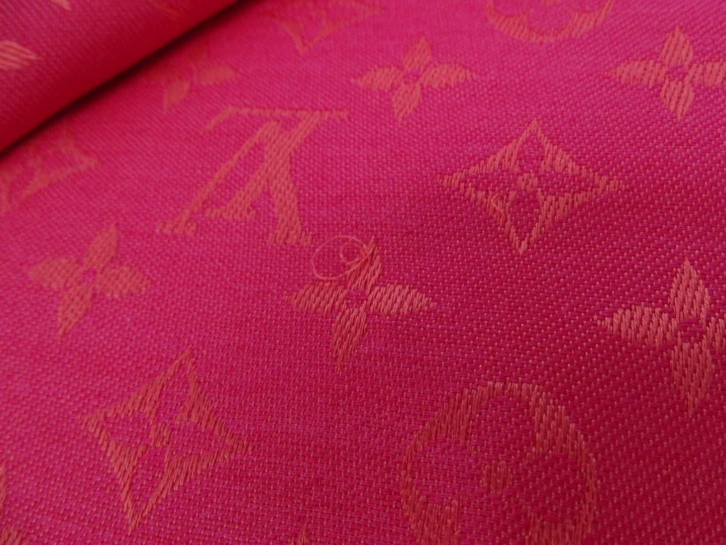 Louis Vuitton Shawl 60% Silk 40% Wool Pink/Orange