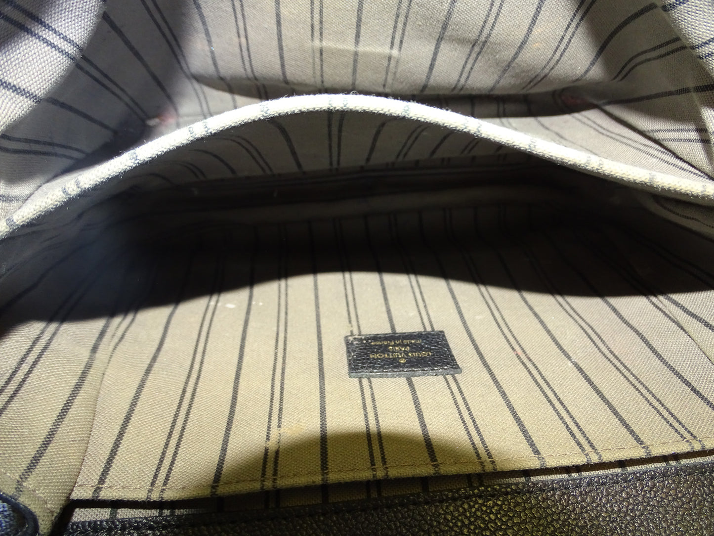 Louis Vuitton Pochette Metis Noir Empreinte Monogram DU0149