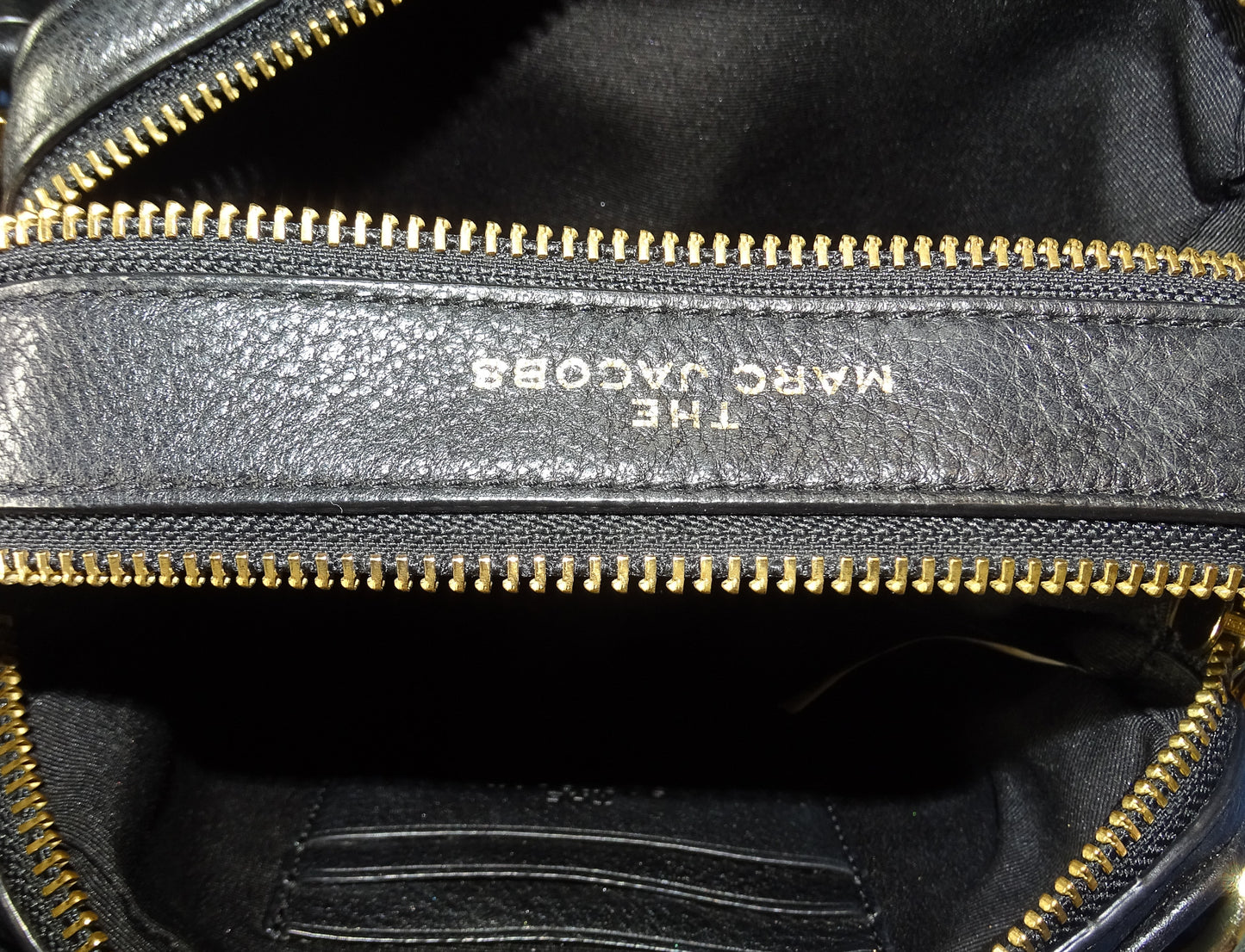 Marc Jacobs The Softshot 21 Black With Adjustable Strap