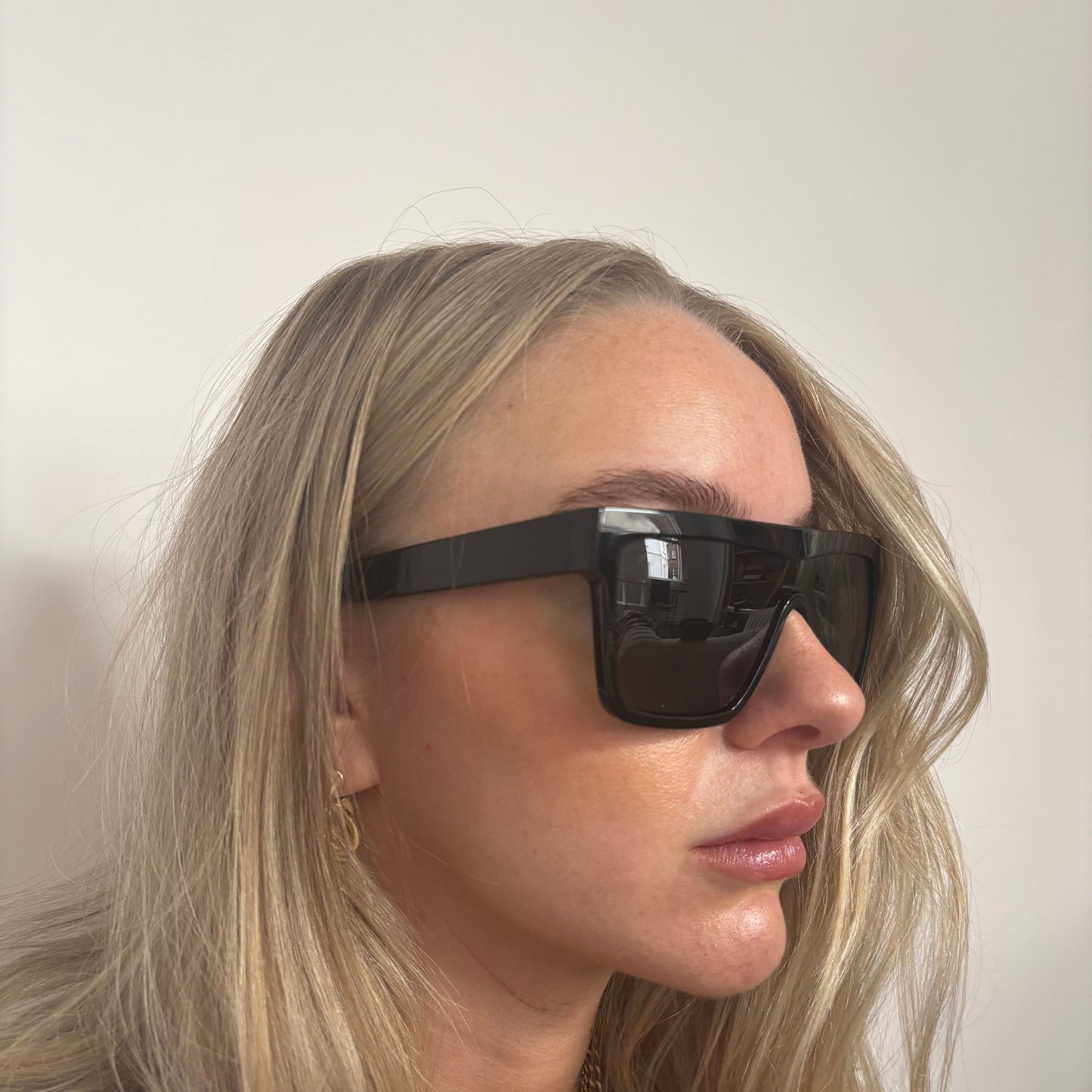 Victoria Beckham Black Frame Sunglasses VBS99