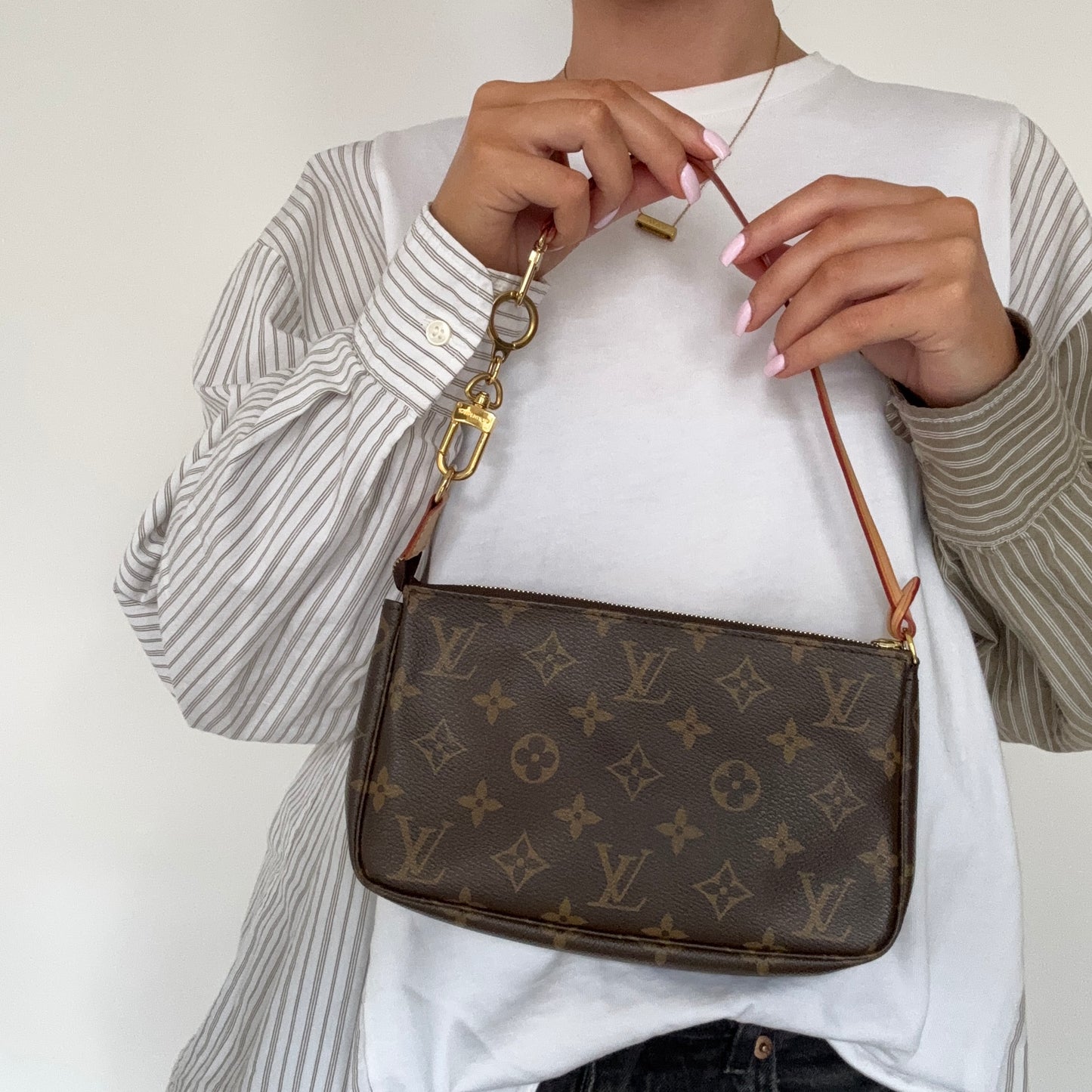 Louis Vuitton Pochette Accessoires with Extender Monogram VI0045 - 2005