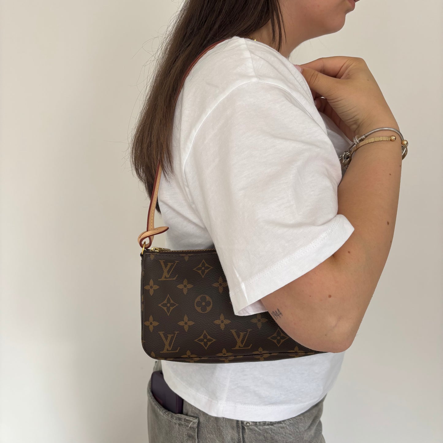 Louis Vuitton Pochette Accessories Monogram NM MB4230 - 2020
