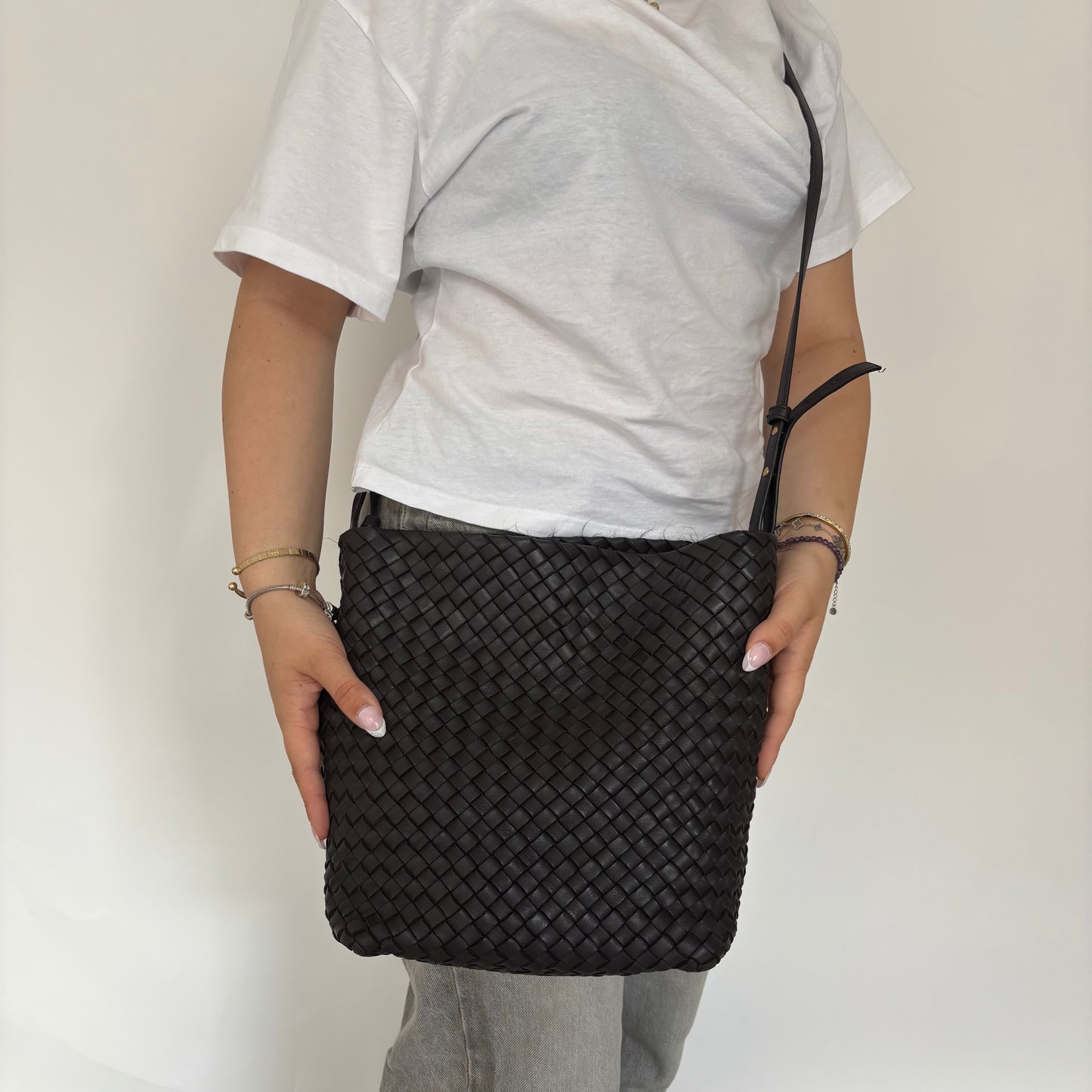Bottega Veneta Crossbody Bag with Card Holder Dark Brown Intrecciato