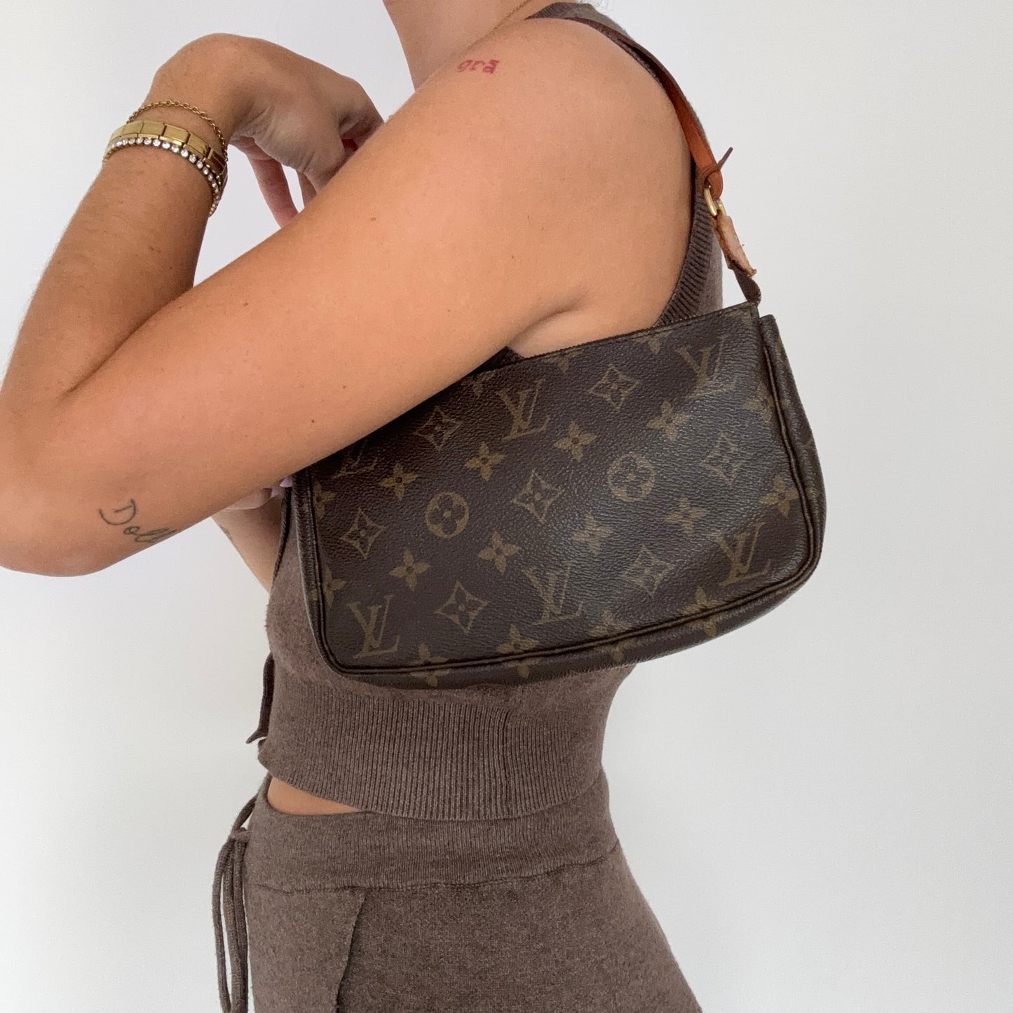 Louis Vuitton Vintage Monogram Pochette Accessoires VI1021