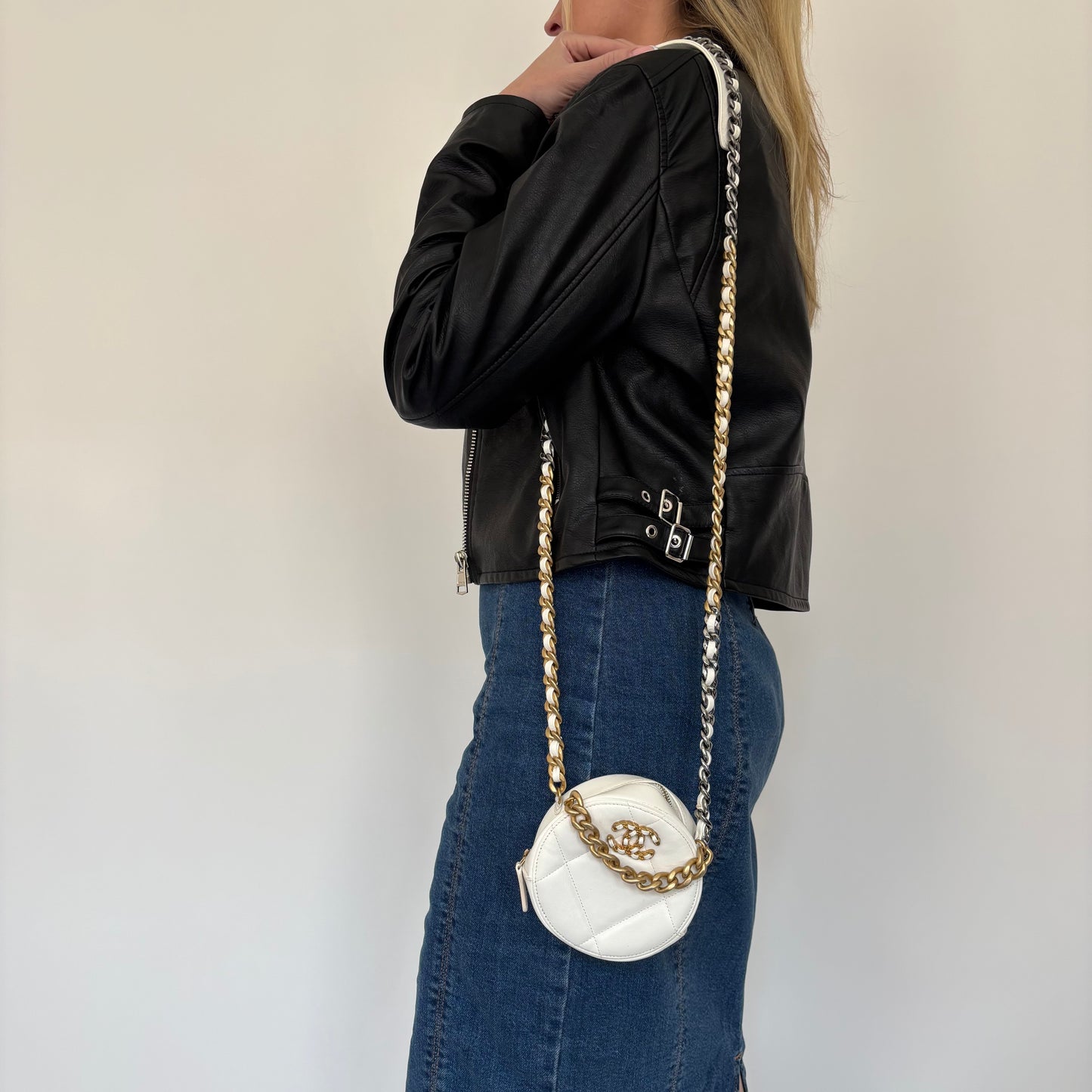 Chanel White Leather Round 19 Clutch on Chain 2020