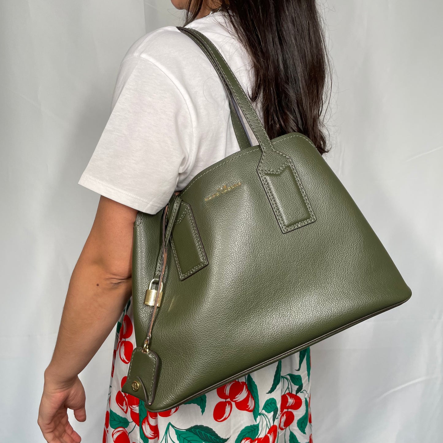 Marc Jacobs Editor 38 Khaki Grained Leather GH