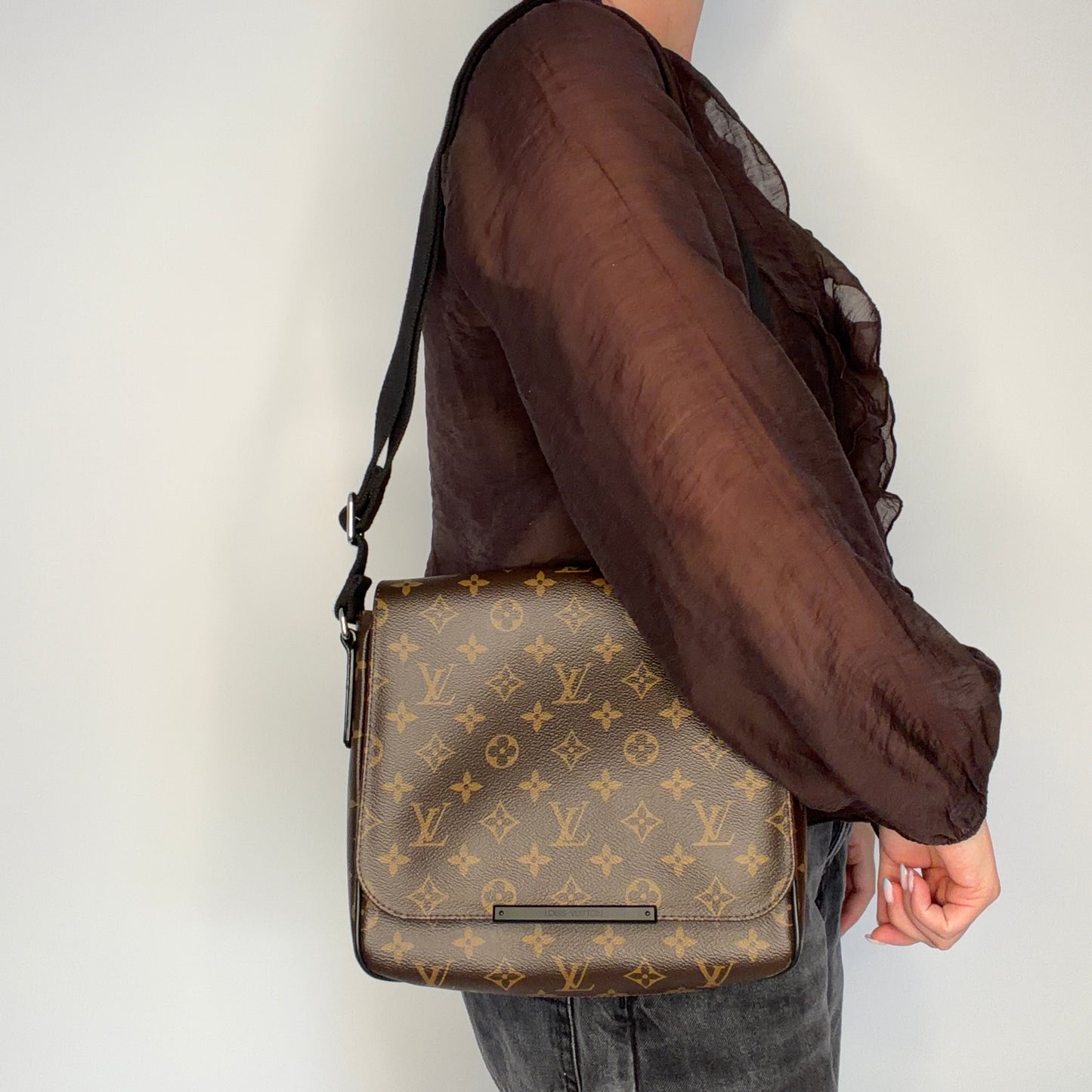 Louis Vuitton District PM Monogram and Macassar CA2186 - 2016