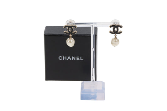Chanel CC Gold & Black With Costume Pearl Dangle Earrings B13