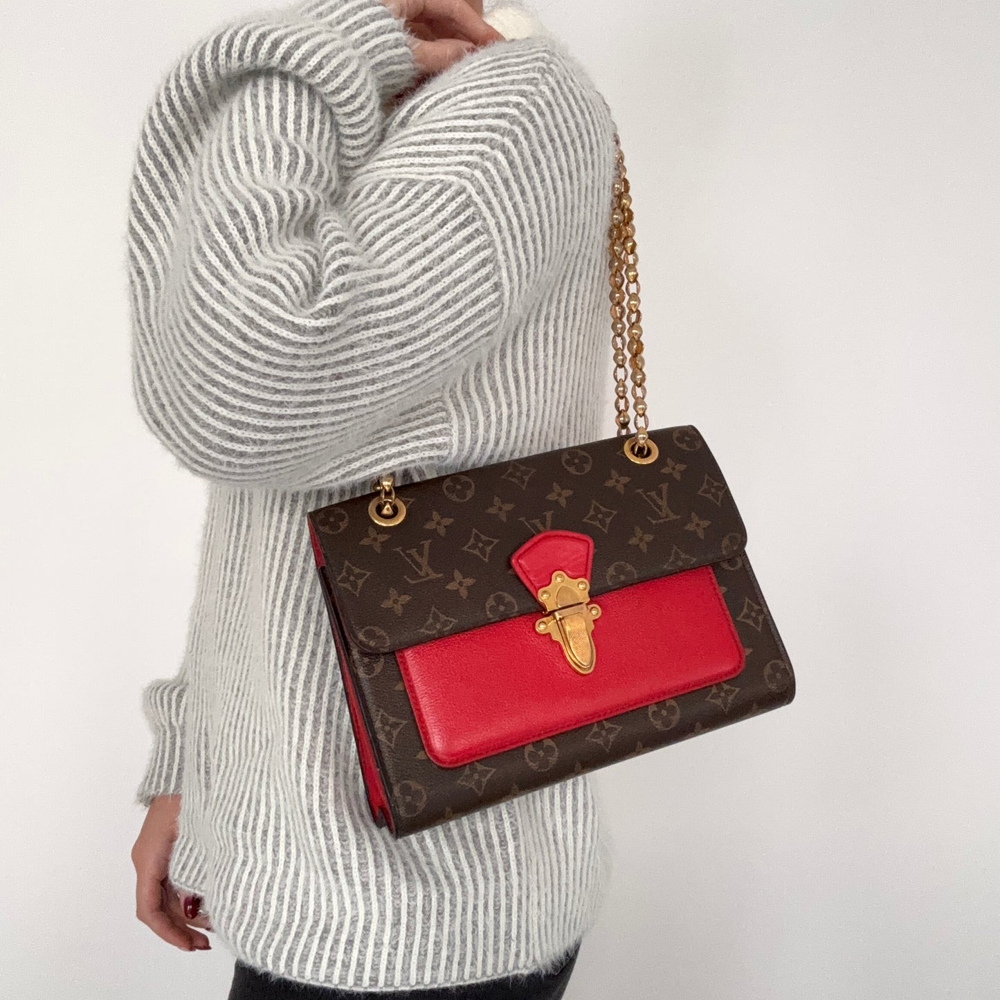 Louis Vuitton Victoire Chain Bag In Monogram & Red