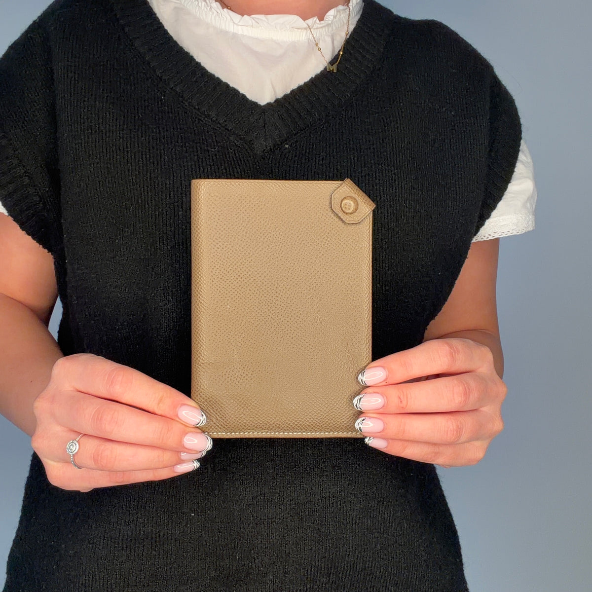 Hermes Tarmac Passport Holder Etoupe 2022