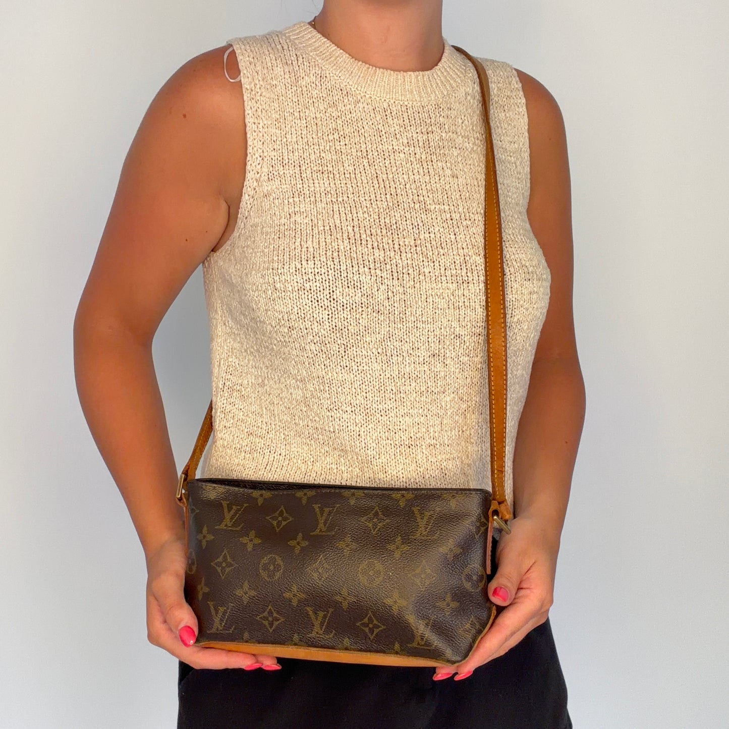 Louis Vuitton Trotteur with Long Strap Monogram AR1004 - 2004