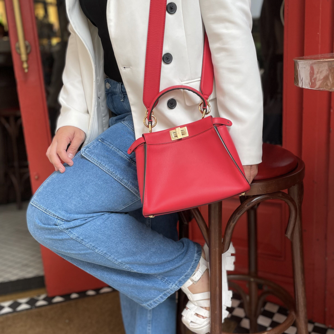 Women Red Fendi leather bag, Size: Regular
