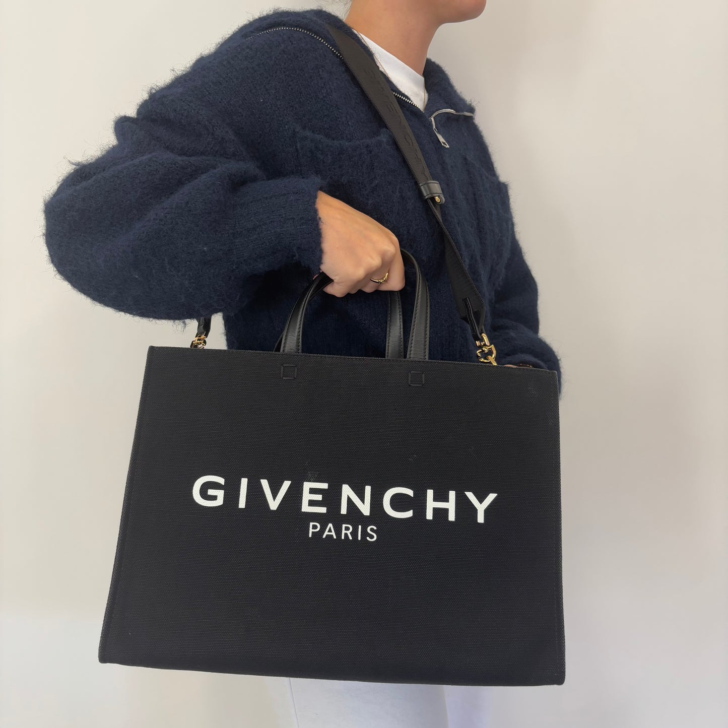 Givenchy G-Tote Medium Black/White Logo