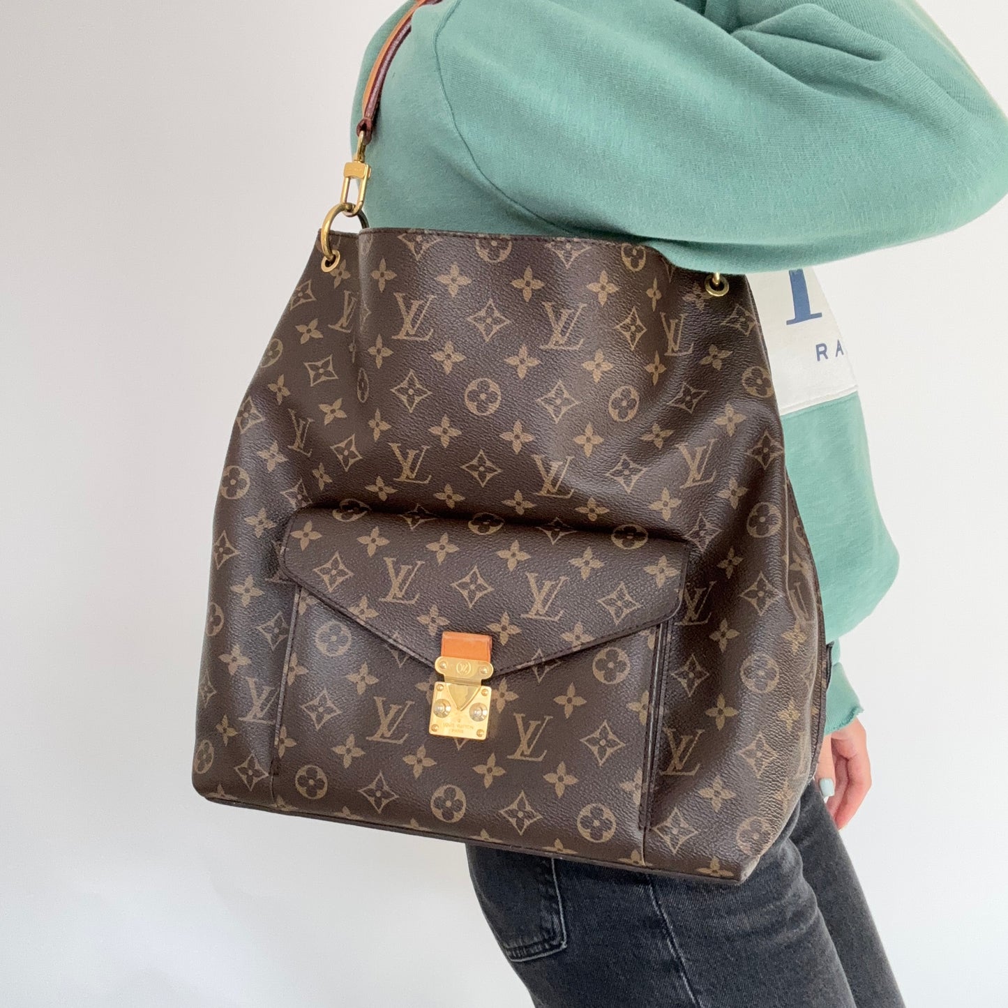 Louis Vuitton Metis Hobo Monogram AR4193 - 2103