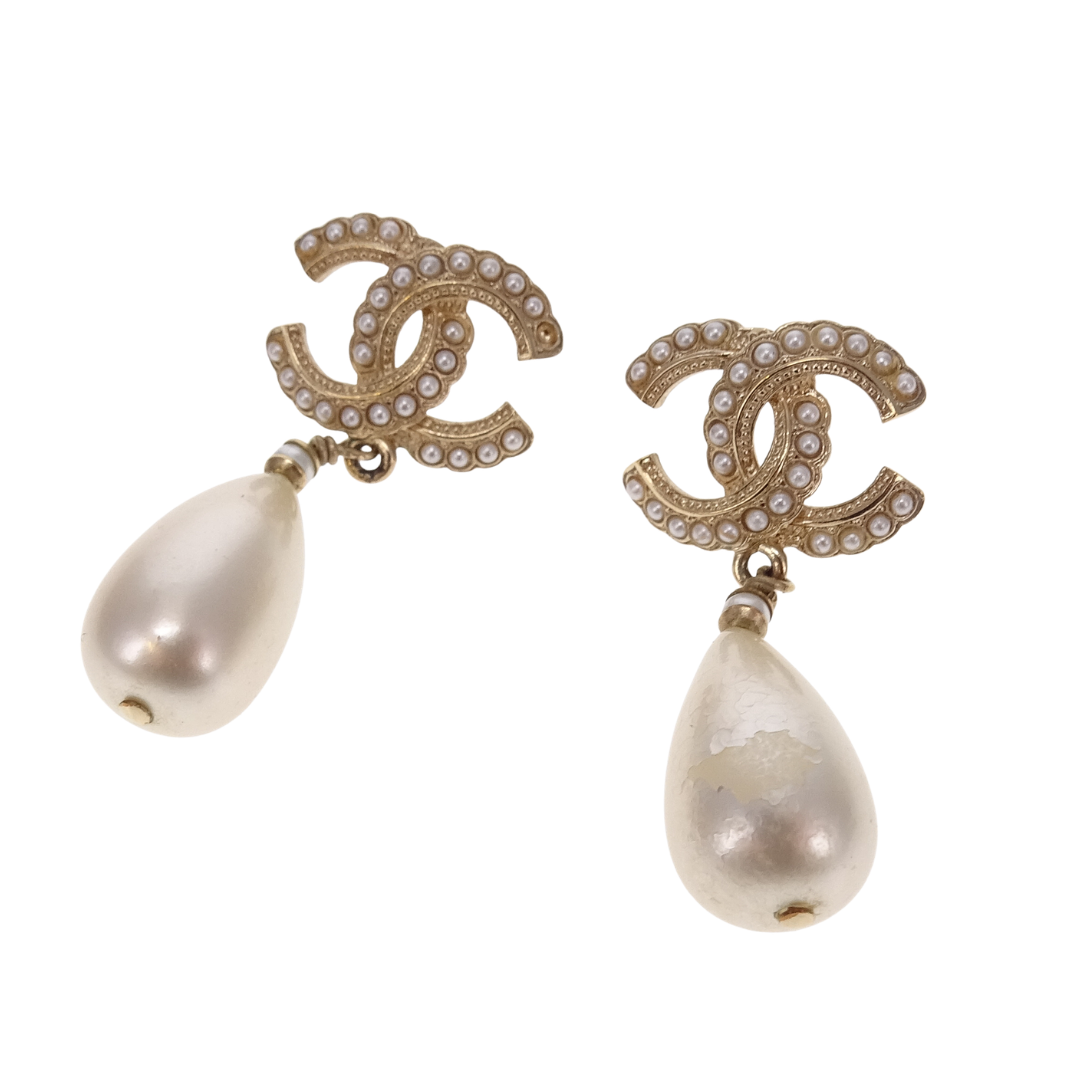 Chanel CC Pearl Drop Earrings 2020