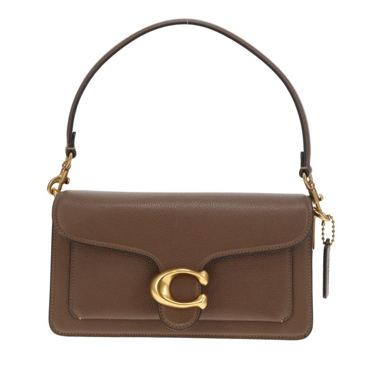 Sac Tabby 26 Coach en cuir taupe avec ferrures dorées