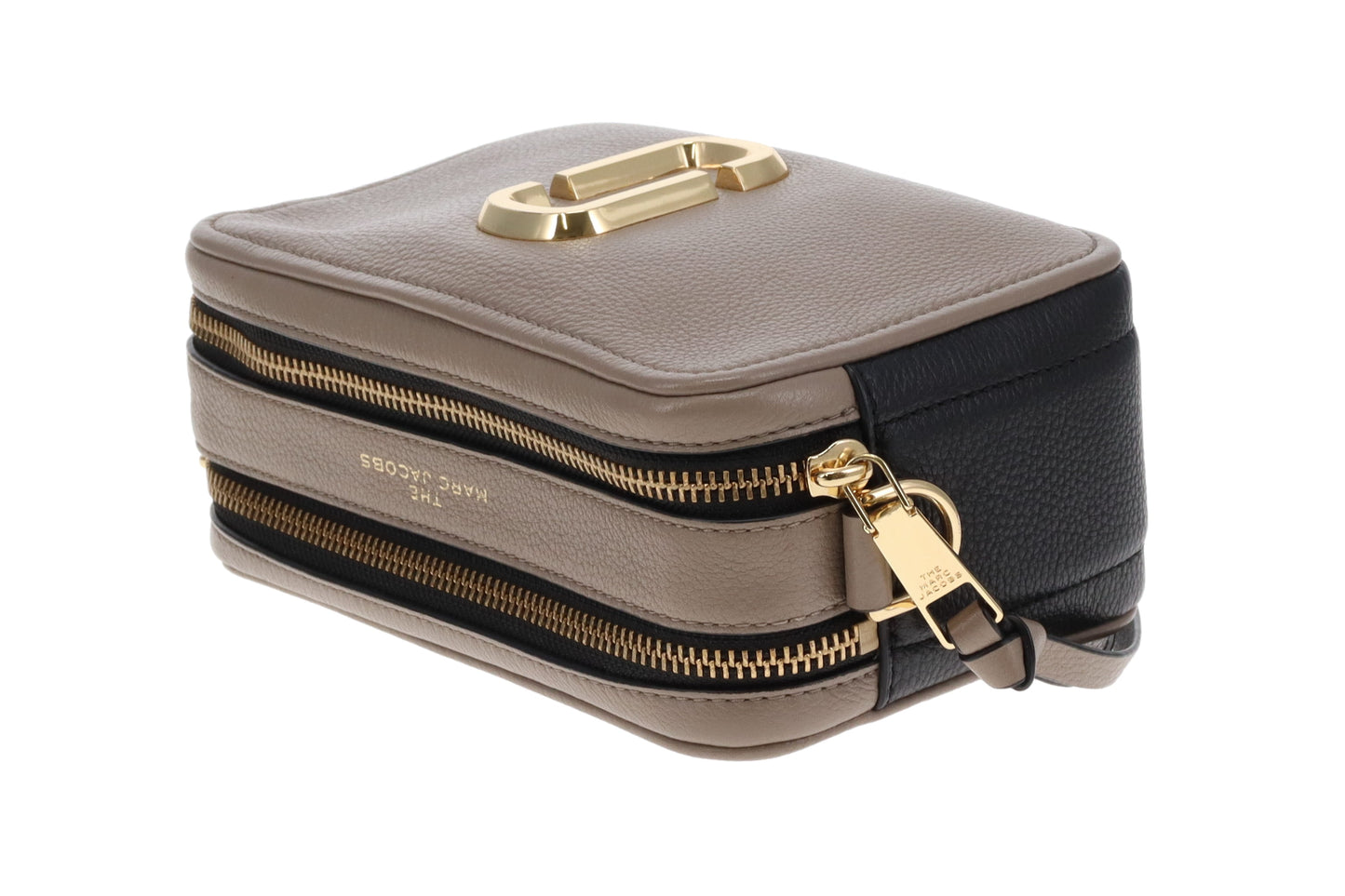 Marc Jacobs Softshot 21 Cement and Black