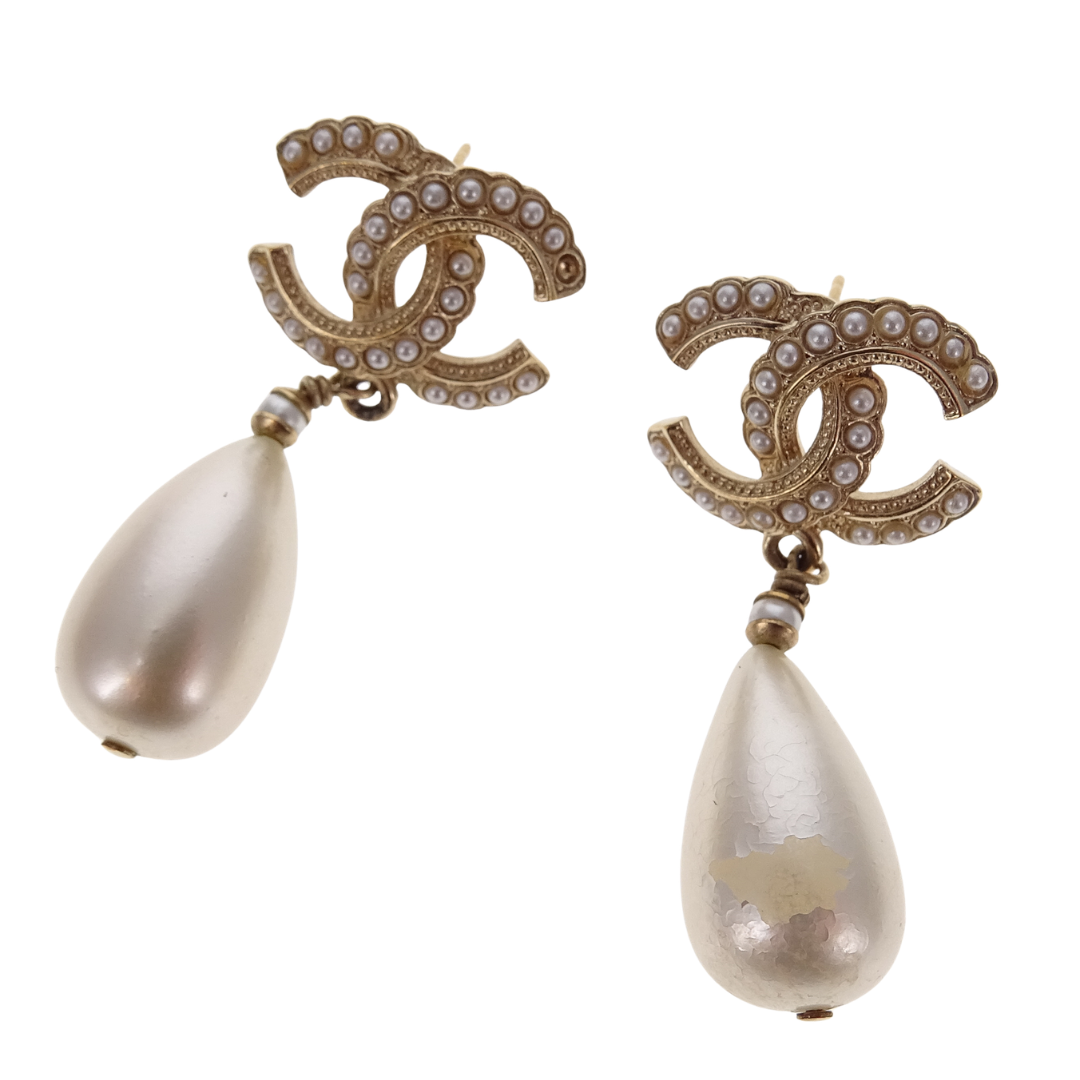 Chanel CC Pearl Drop Earrings 2020