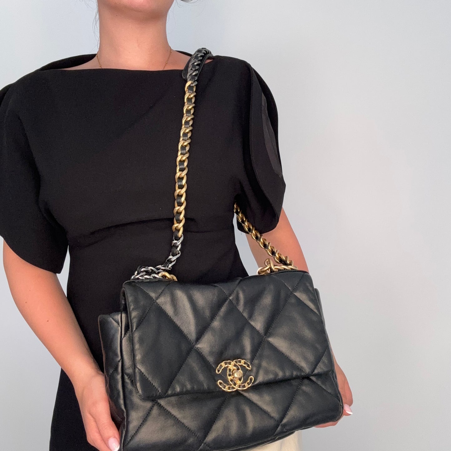 Chanel 19 Large Black 2020