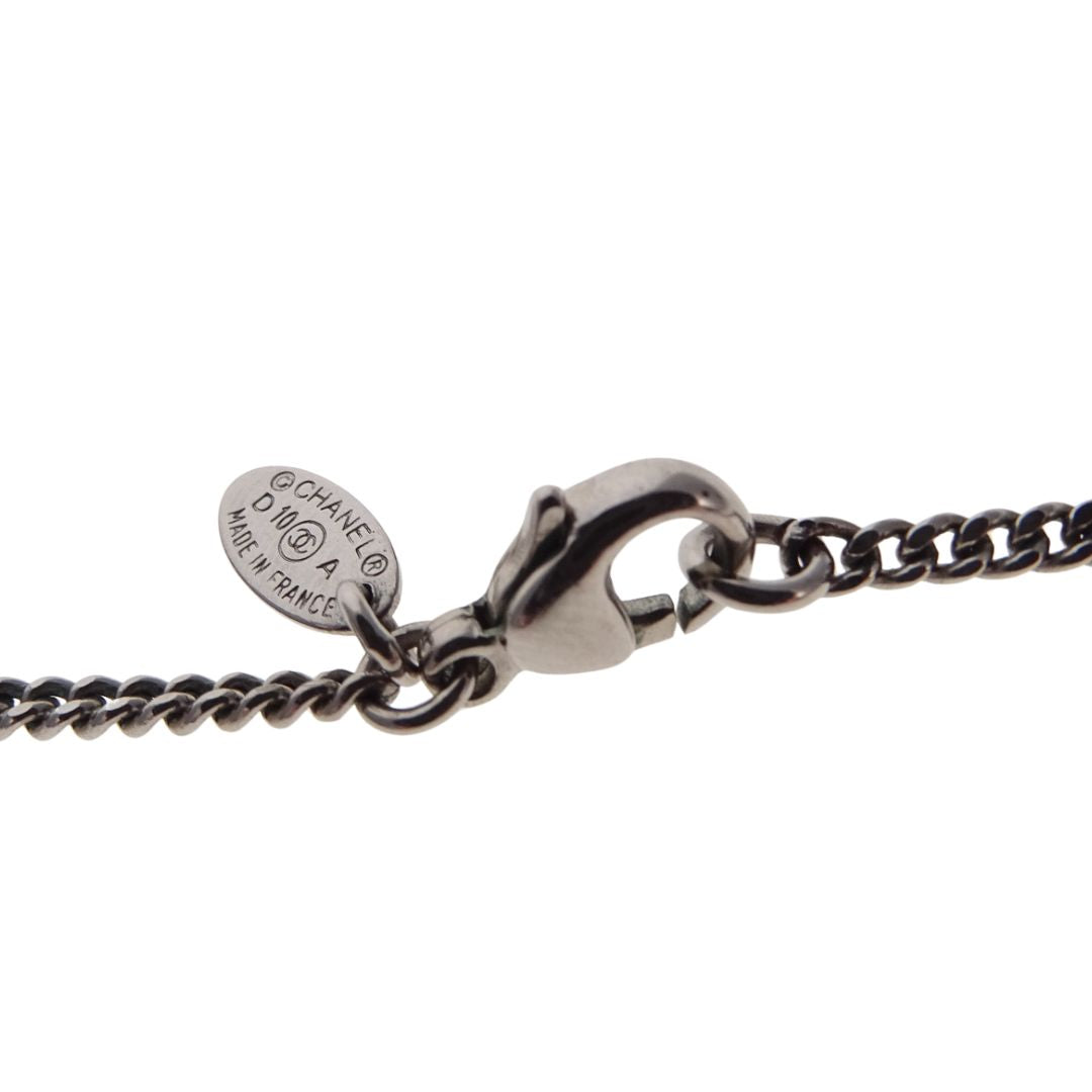Collier Chanel mini charms CC et cœur 2010